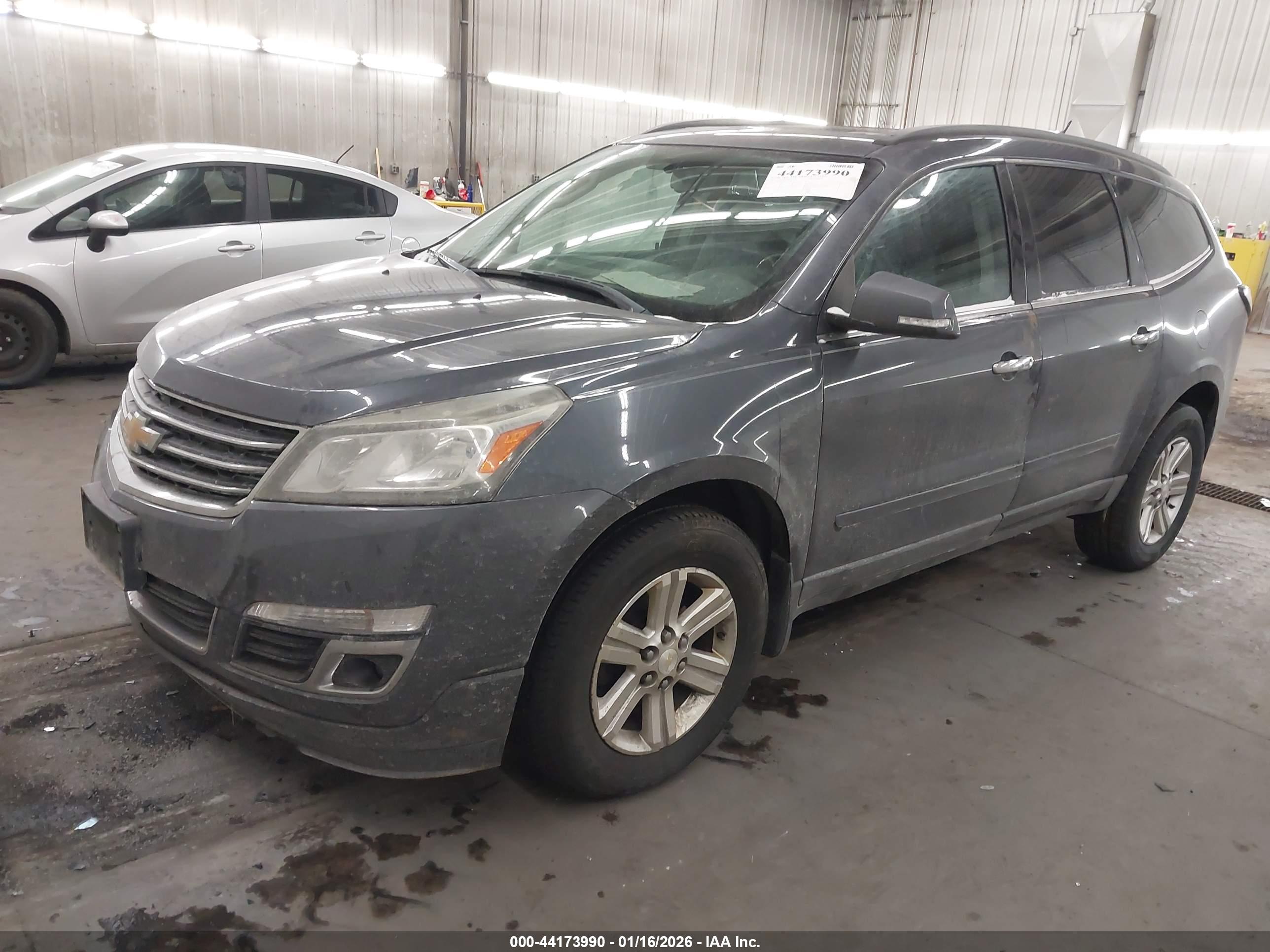 CHEVROLET TRAVERSE image 2