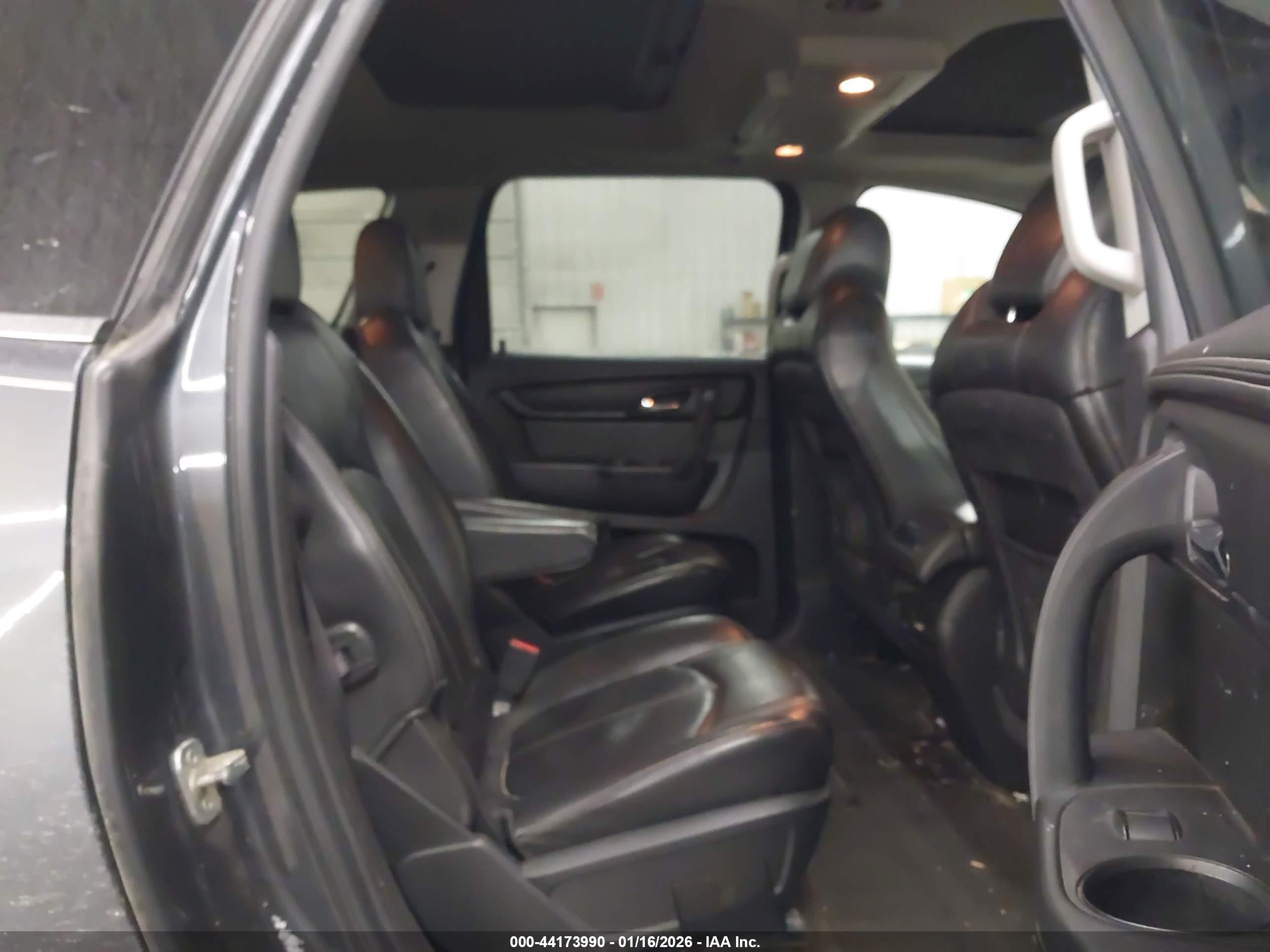 CHEVROLET TRAVERSE image 8