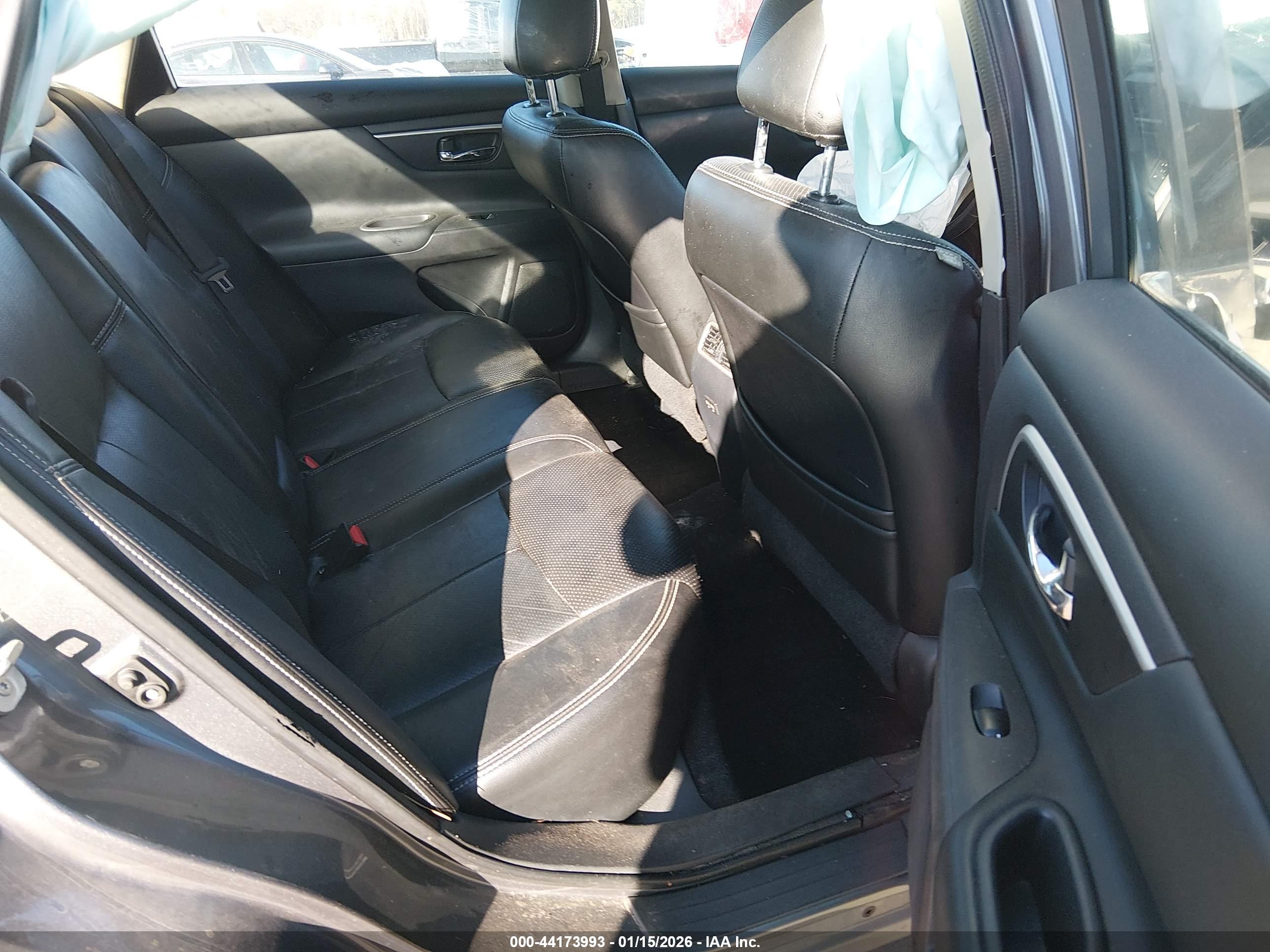 NISSAN ALTIMA image 8