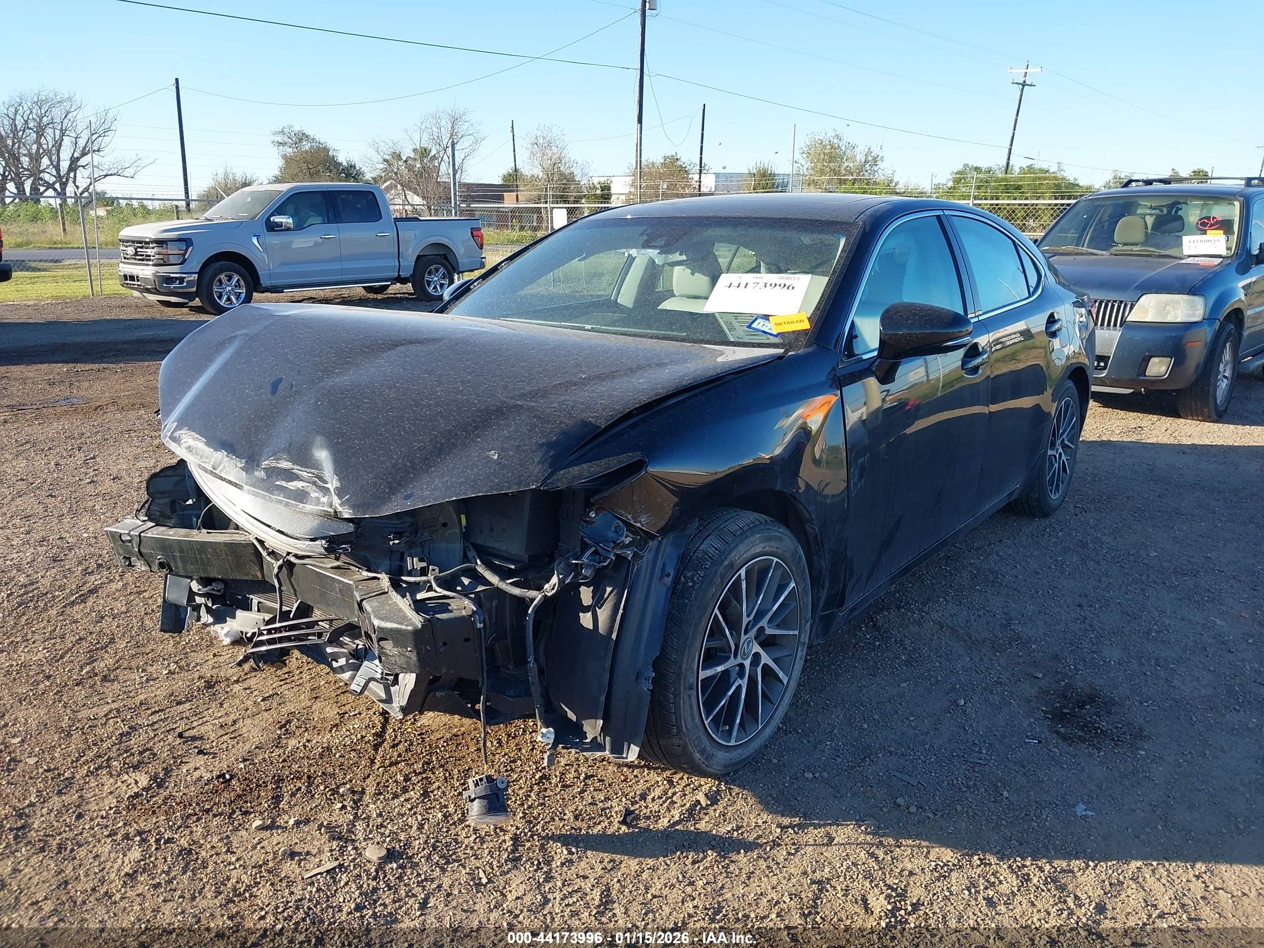 LEXUS ES image 6