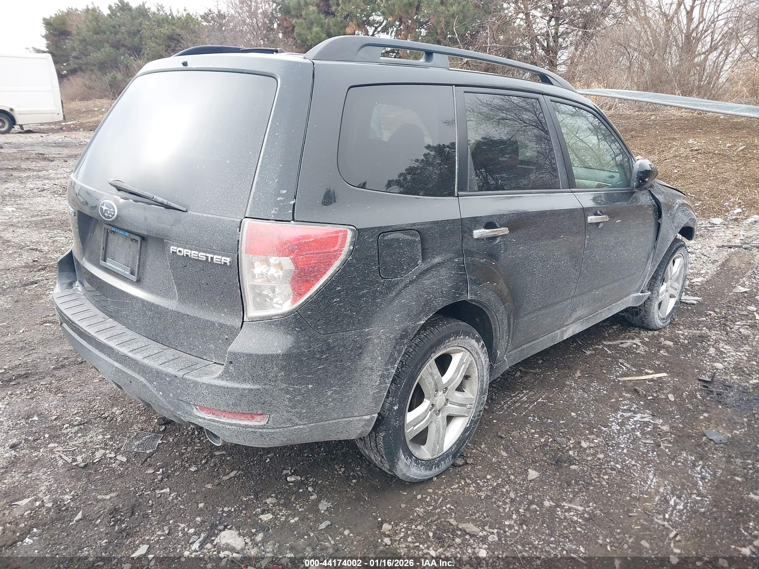 SUBARU FORESTER image 4