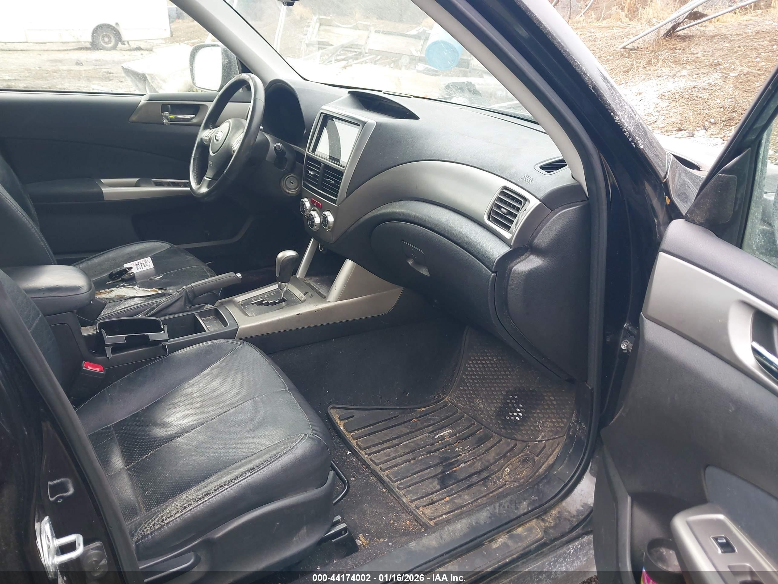 SUBARU FORESTER image 5