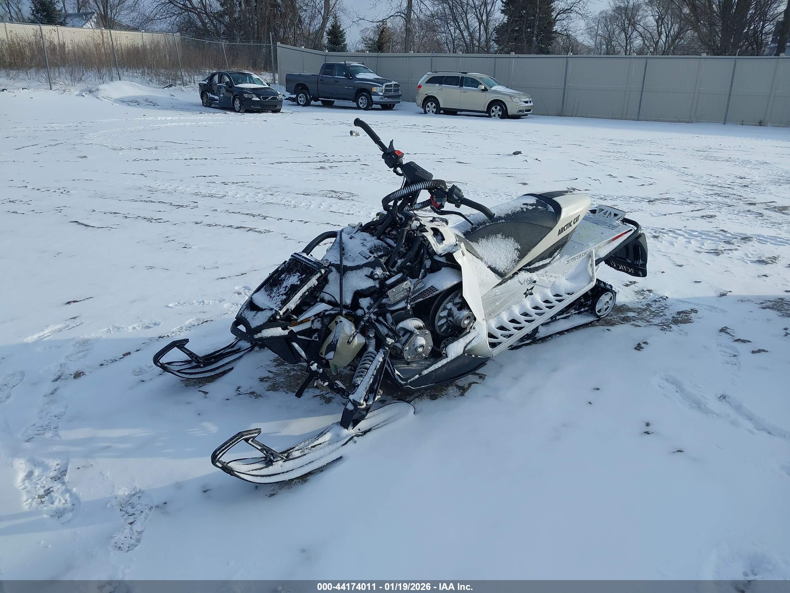 ARCTIC CAT image 2