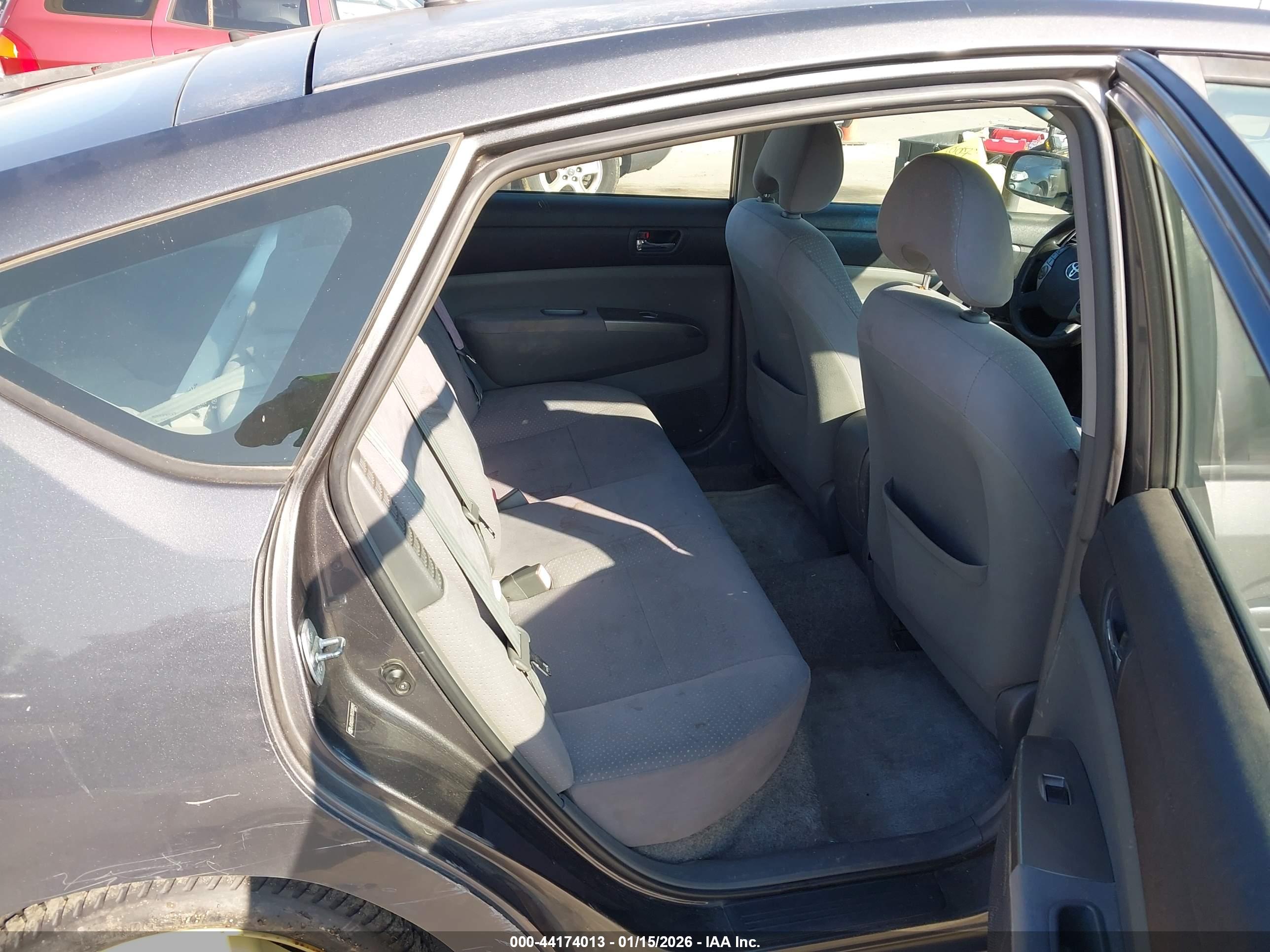 TOYOTA PRIUS image 8