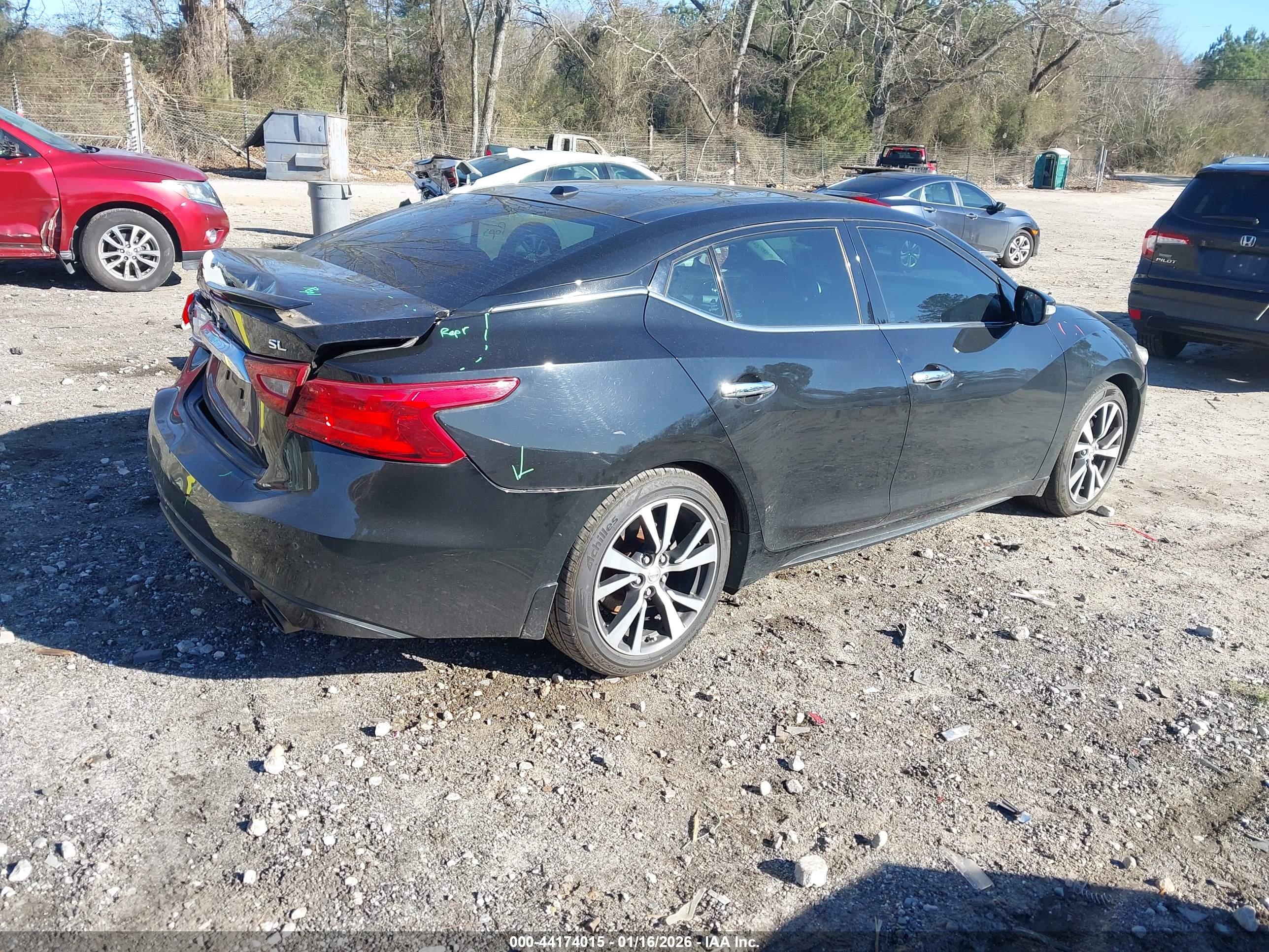NISSAN MAXIMA image 4