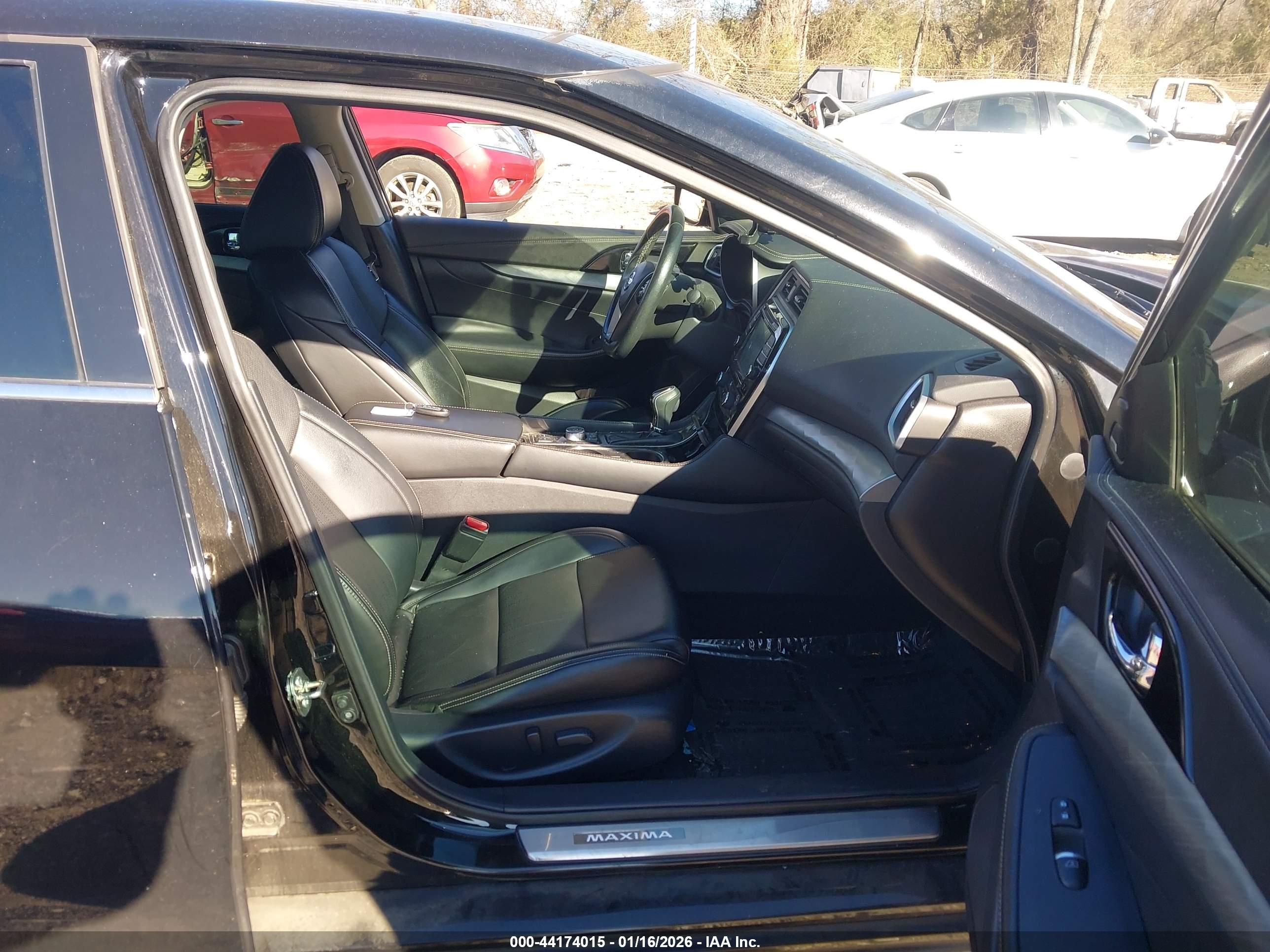 NISSAN MAXIMA image 5