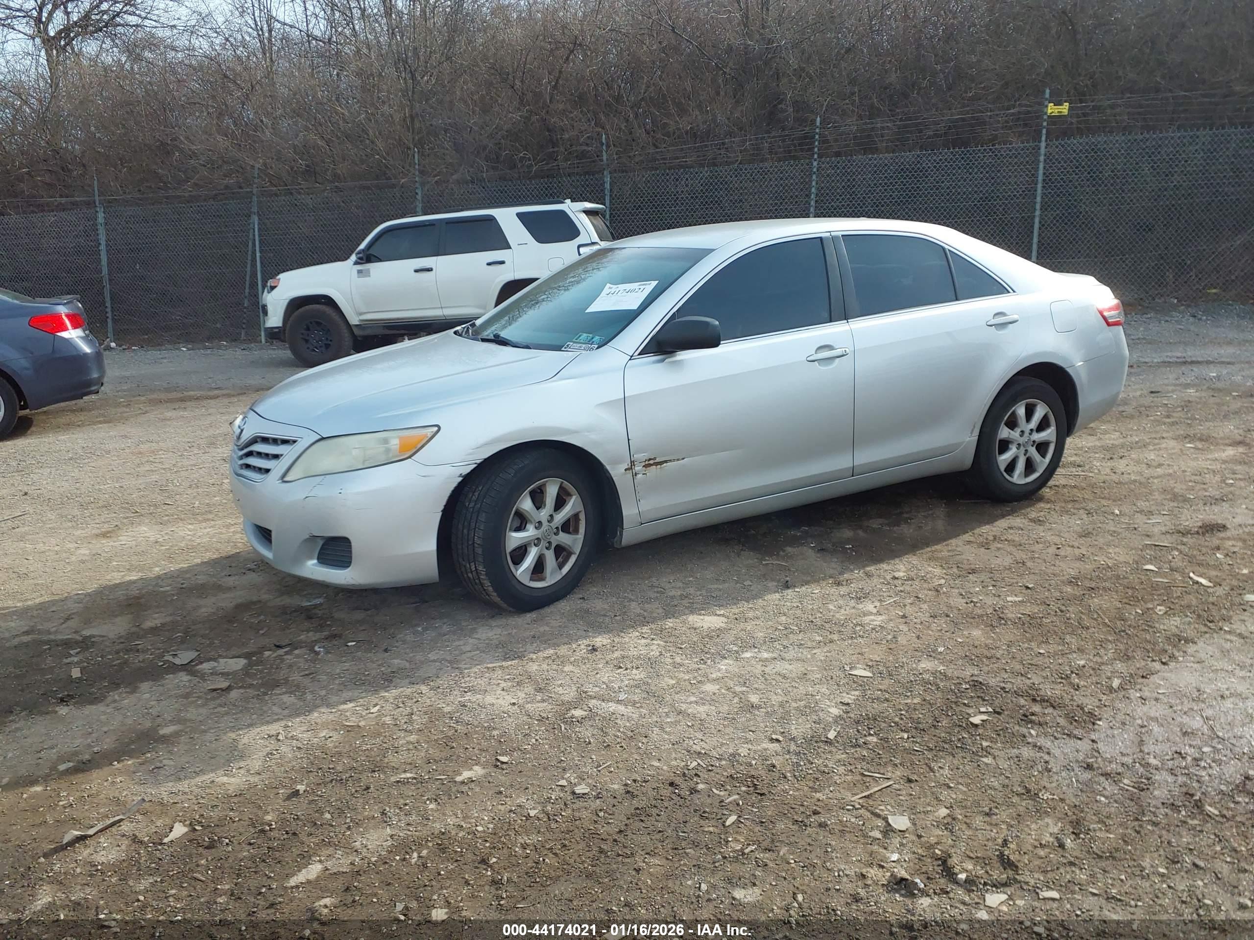 TOYOTA CAMRY image 2