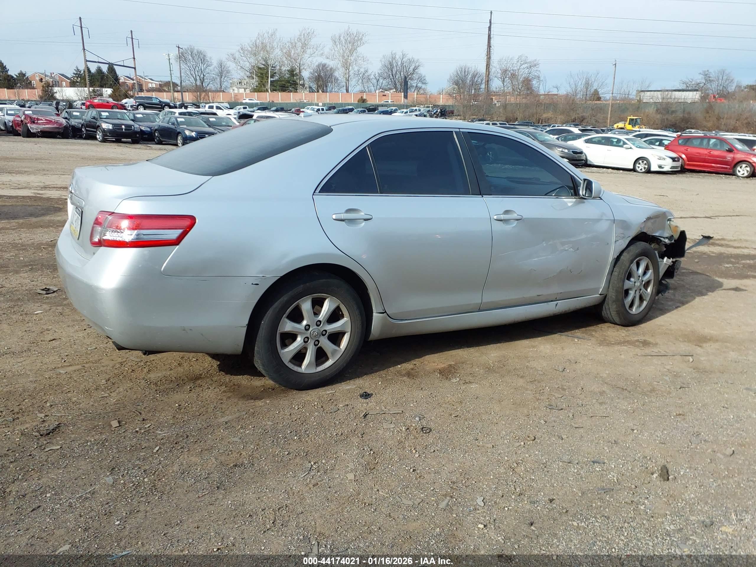 TOYOTA CAMRY image 4
