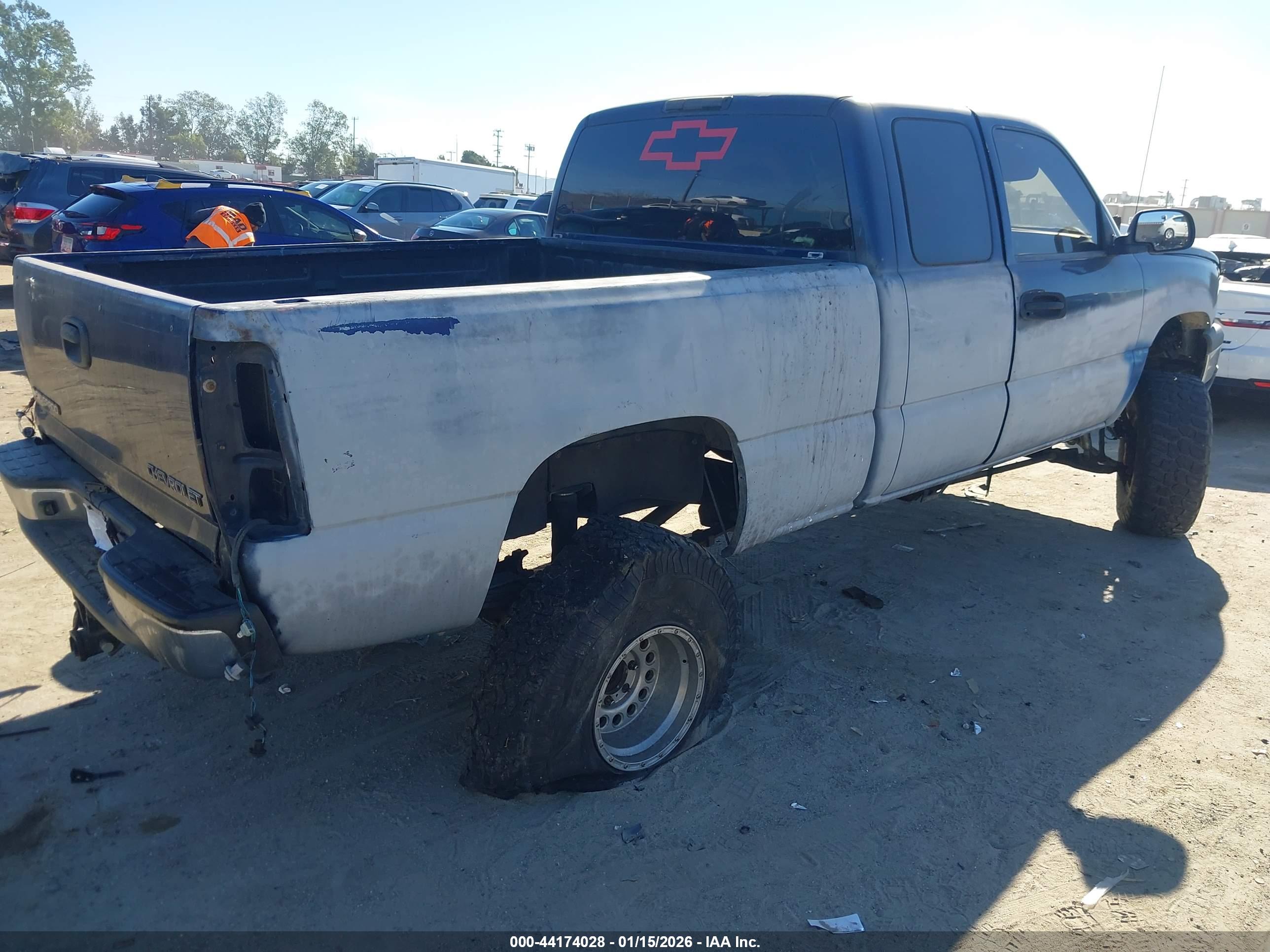 CHEVROLET SILVERADO image 4