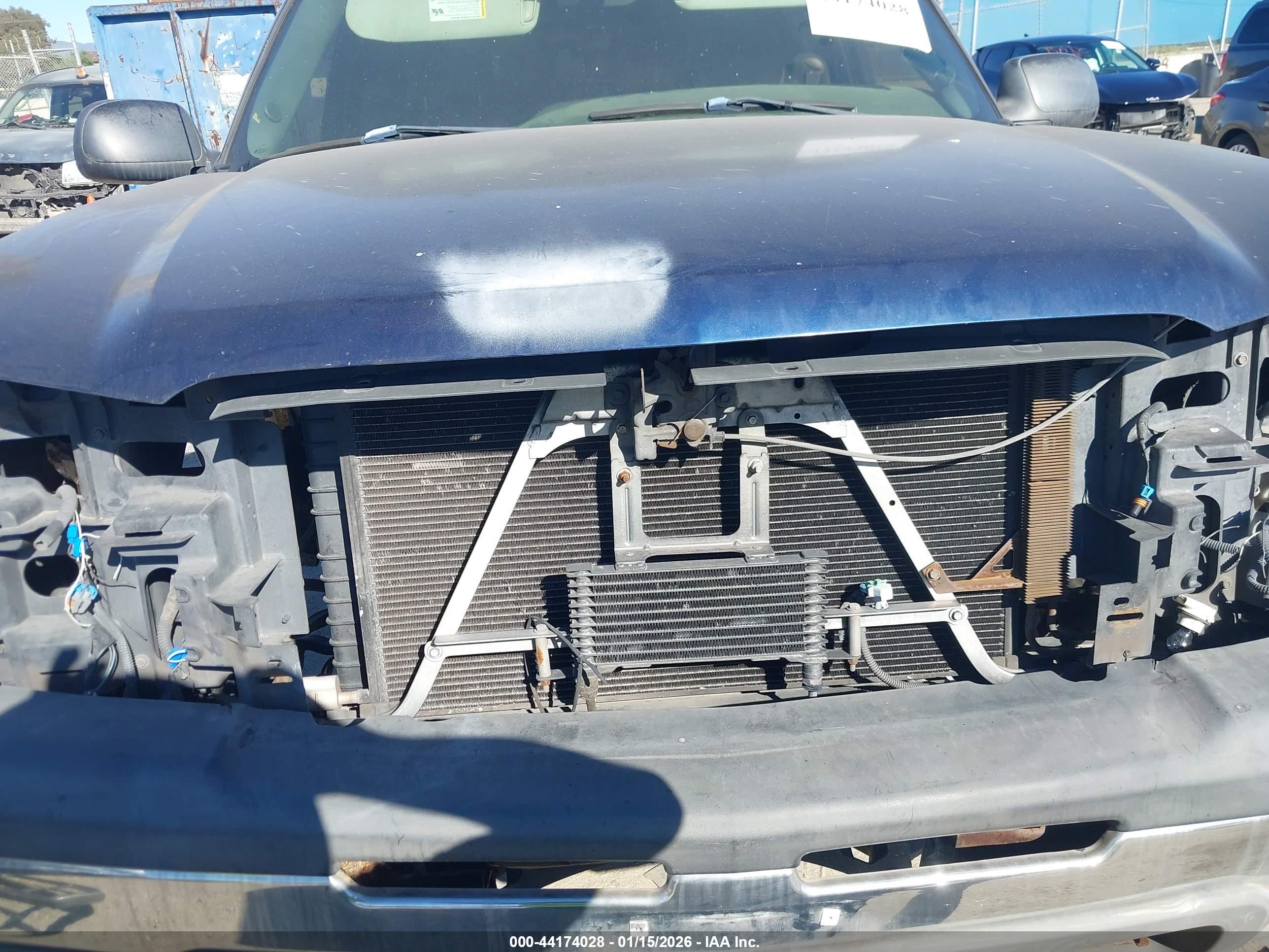CHEVROLET SILVERADO image 6