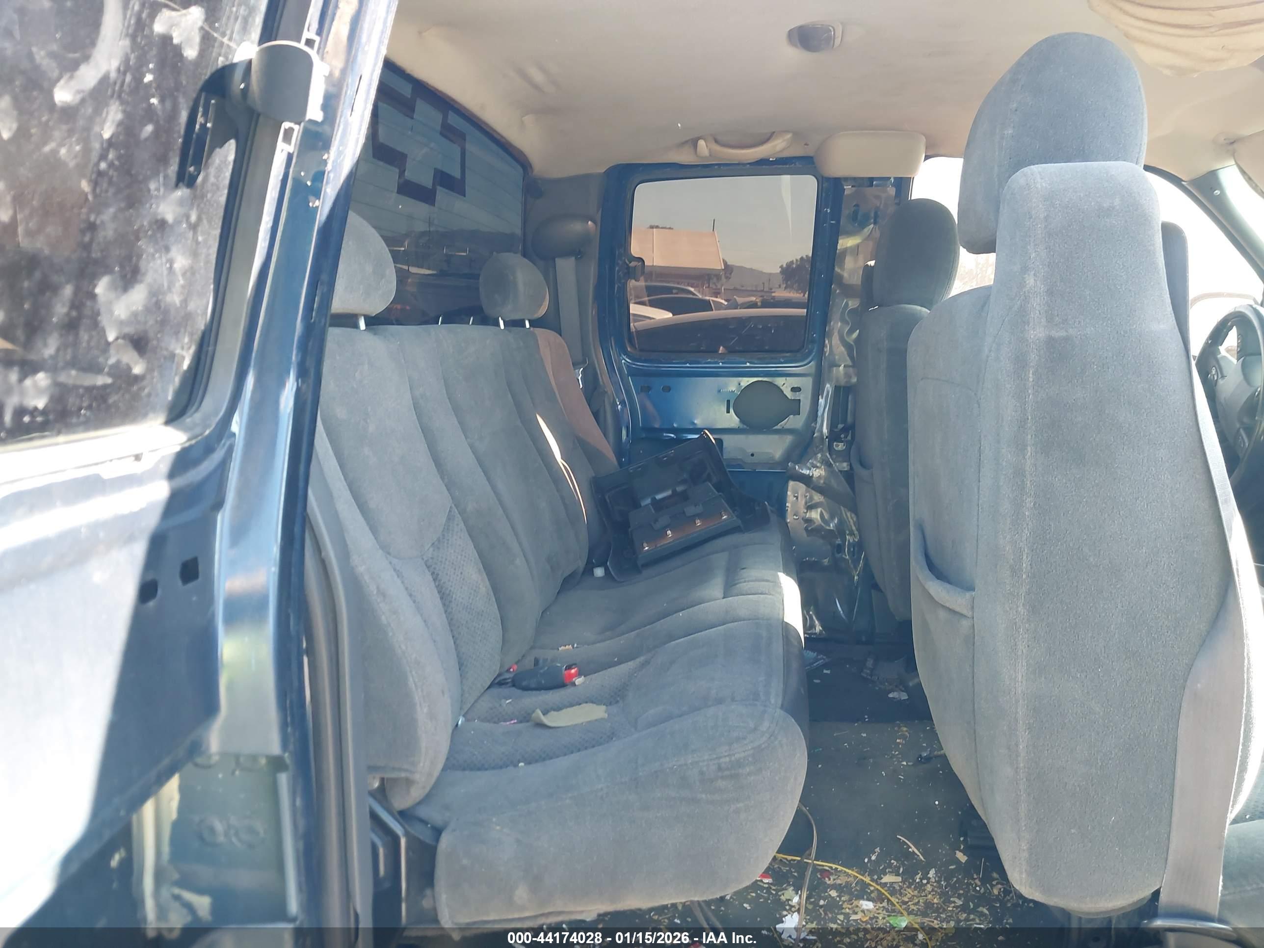 CHEVROLET SILVERADO image 8