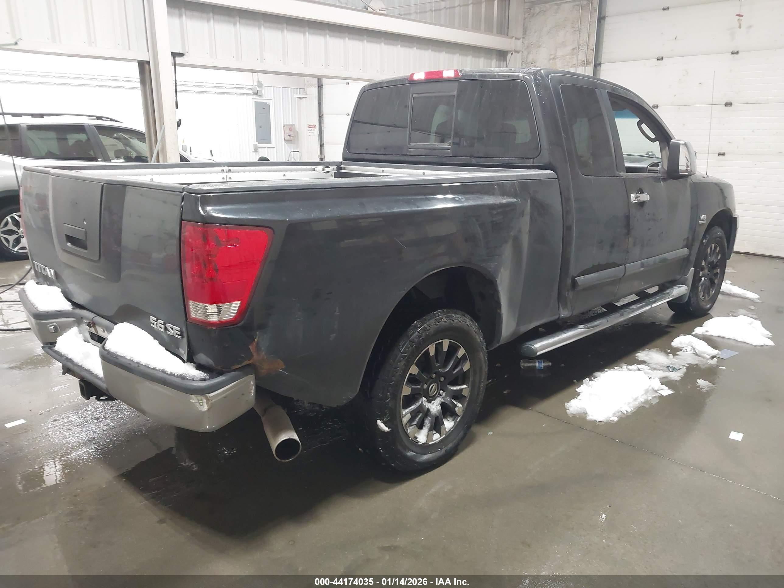 NISSAN TITAN image 4