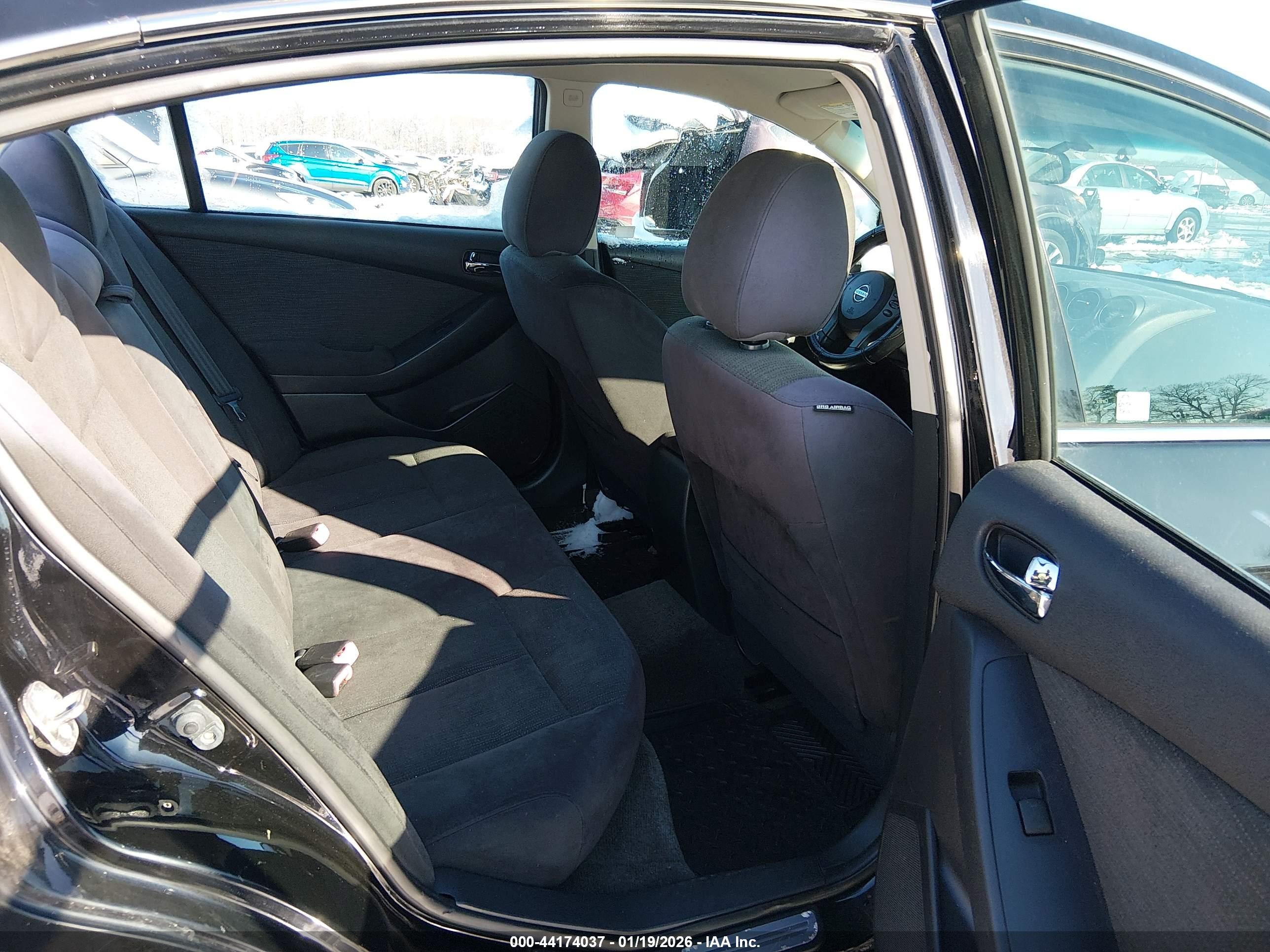 NISSAN ALTIMA image 8