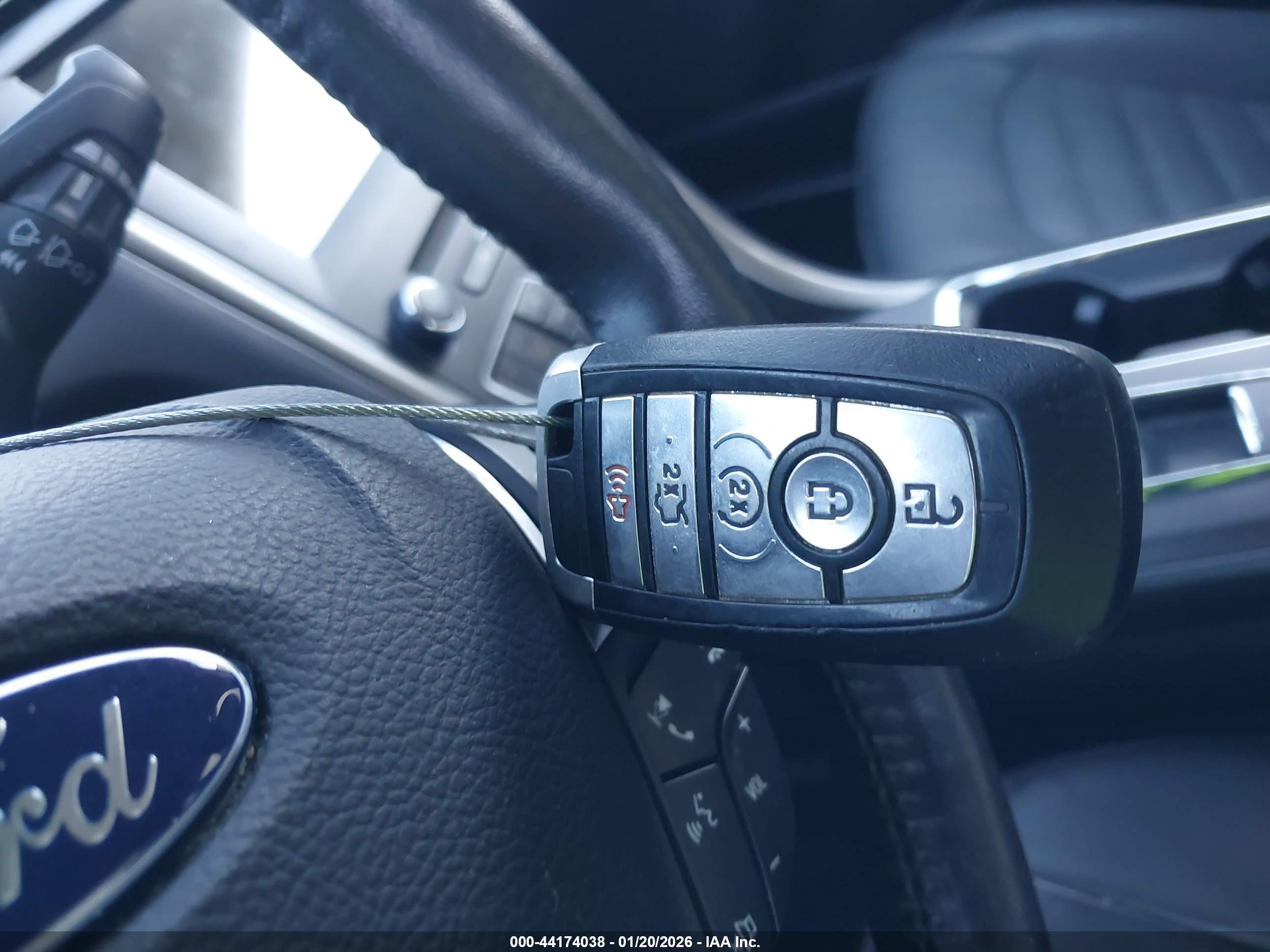 FORD FUSION image 11