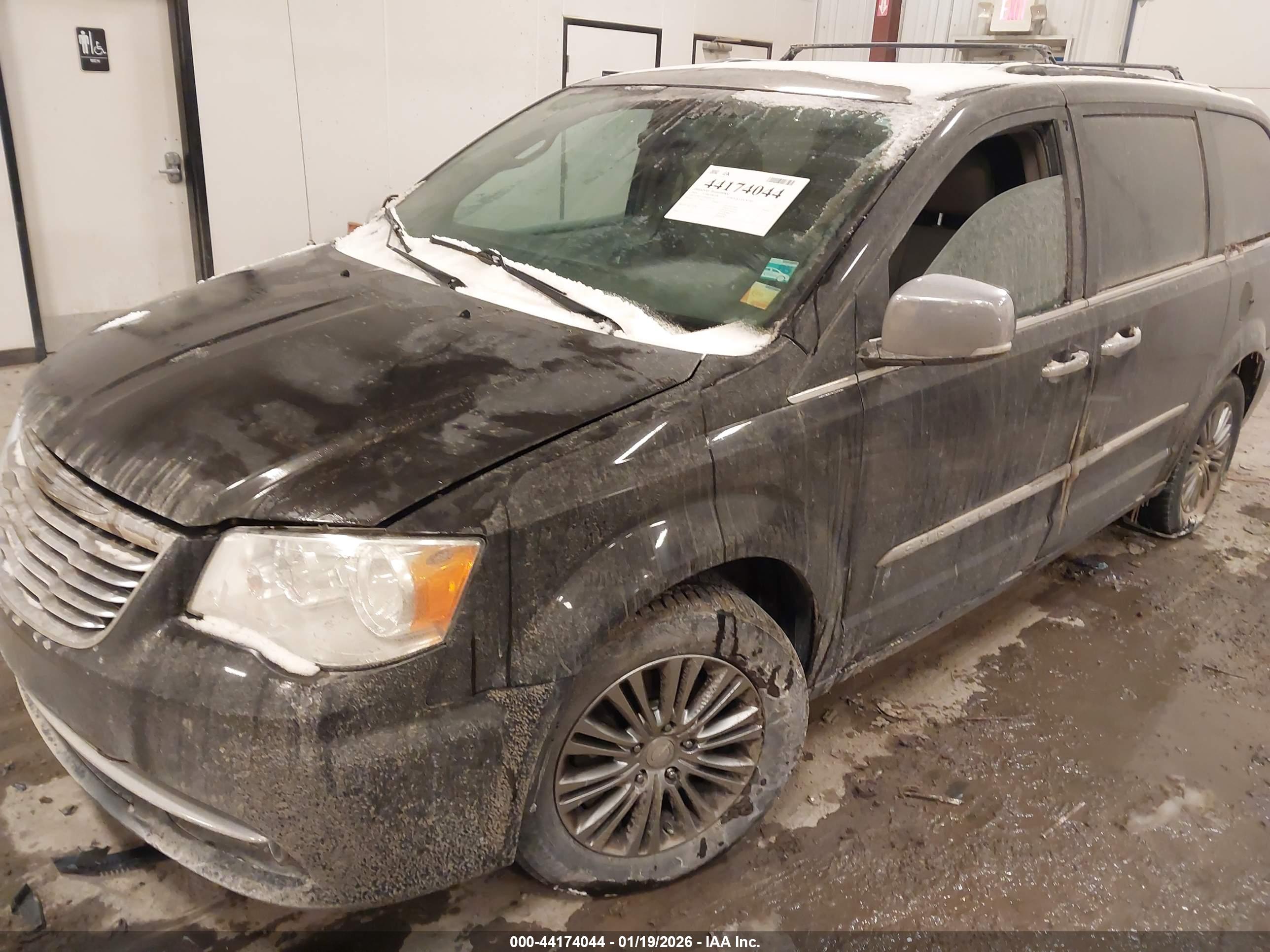 CHRYSLER TOWN image 2