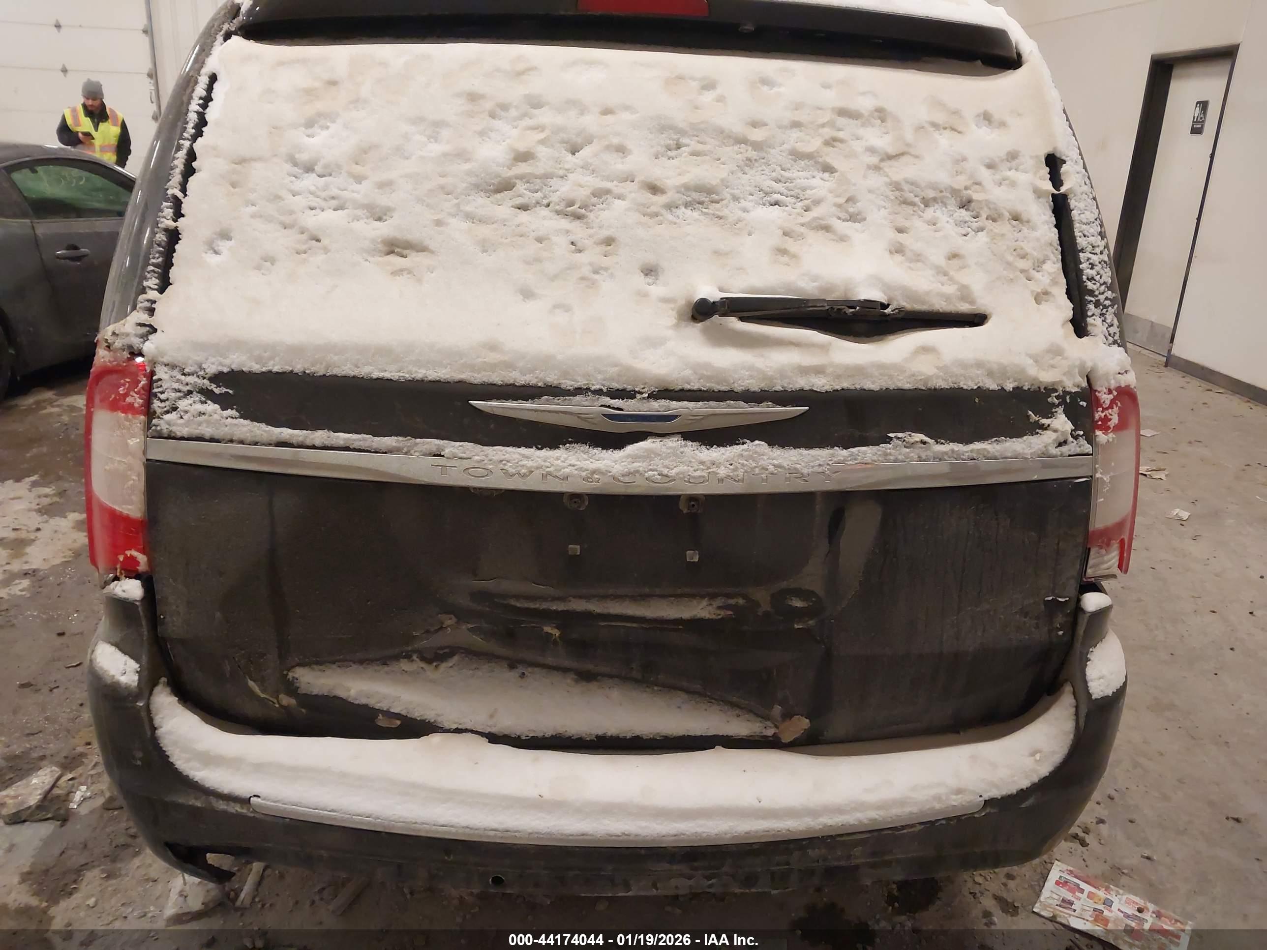 CHRYSLER TOWN image 6