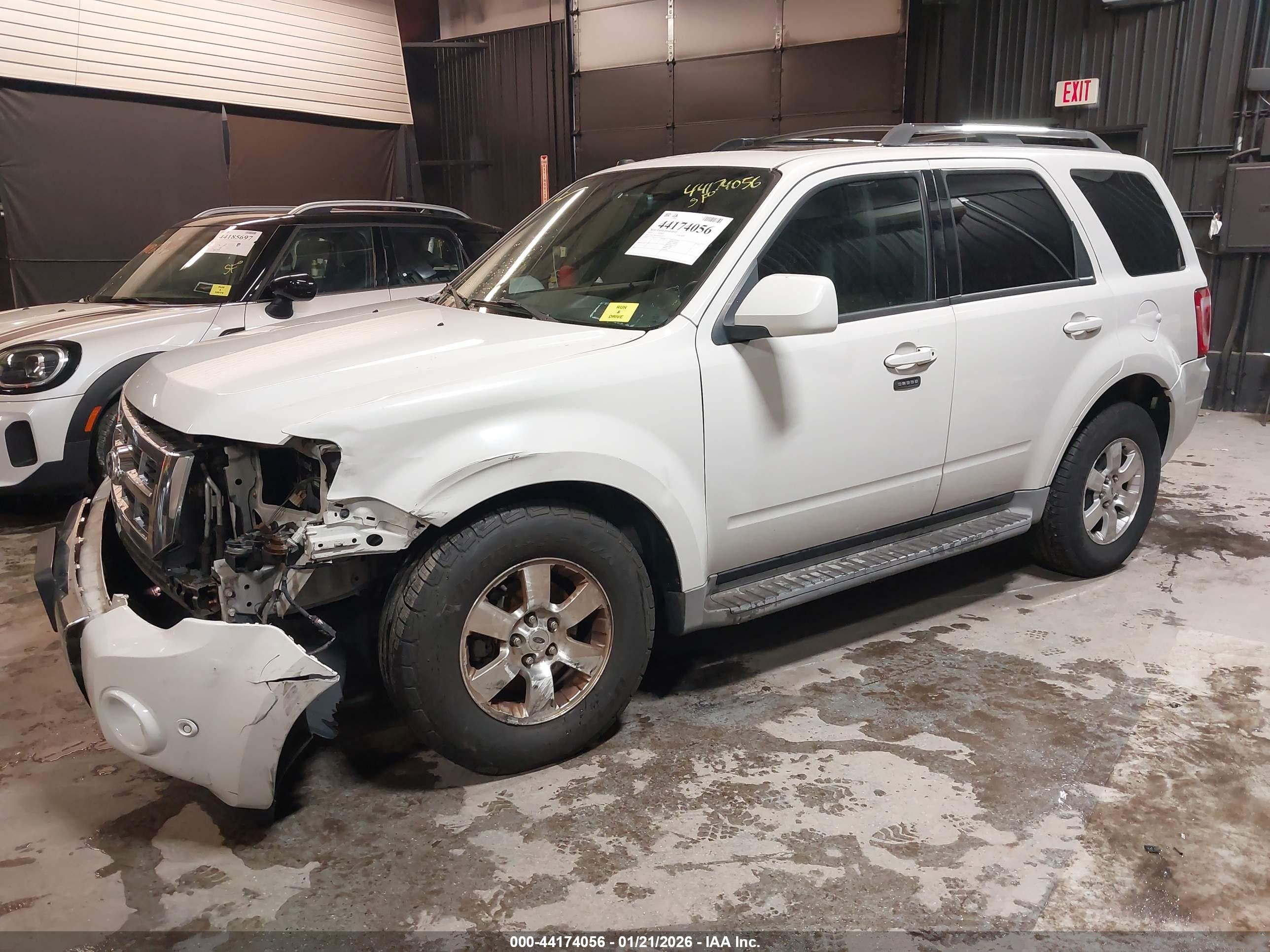 FORD ESCAPE image 2
