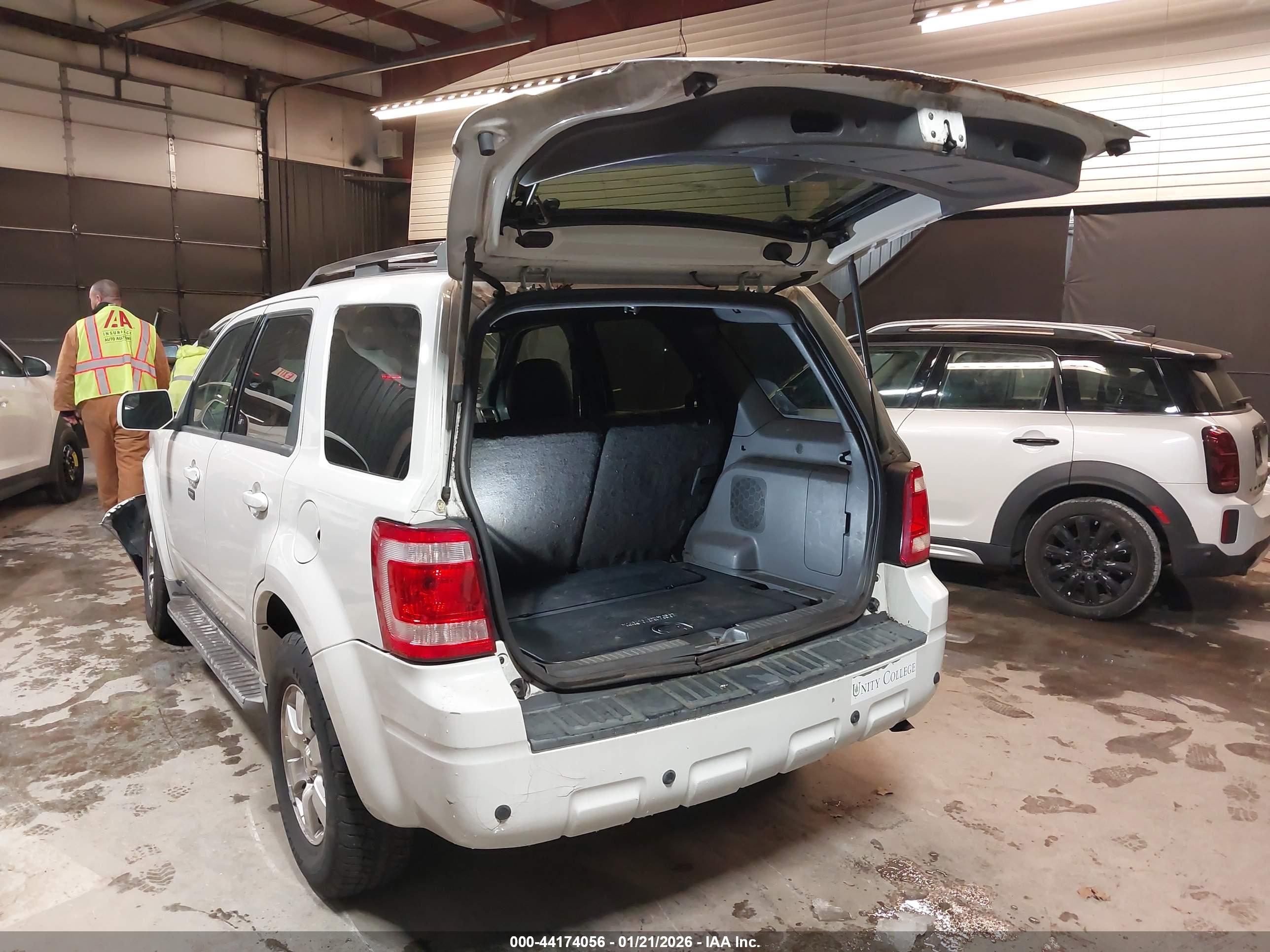 FORD ESCAPE image 3