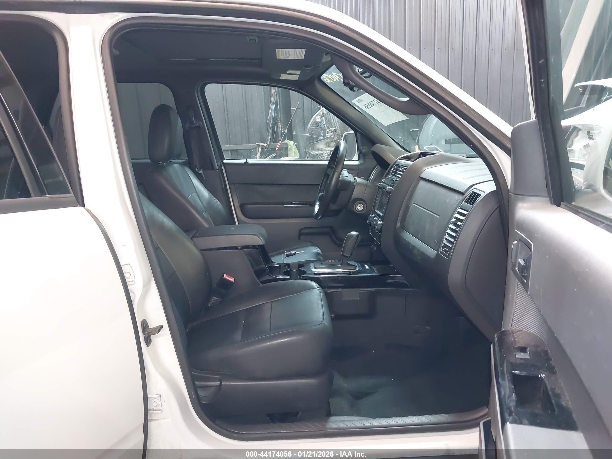 FORD ESCAPE image 5