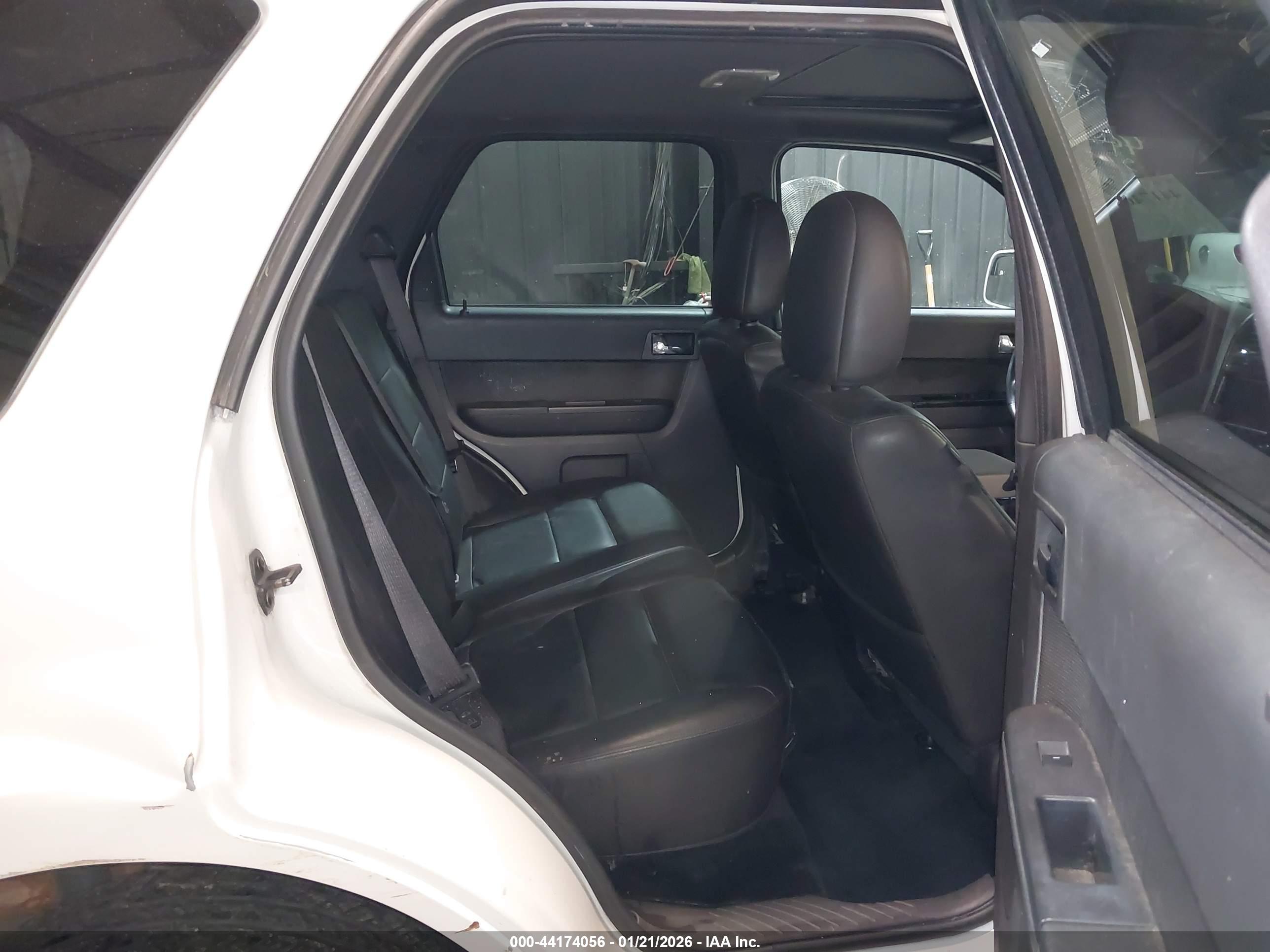 FORD ESCAPE image 8