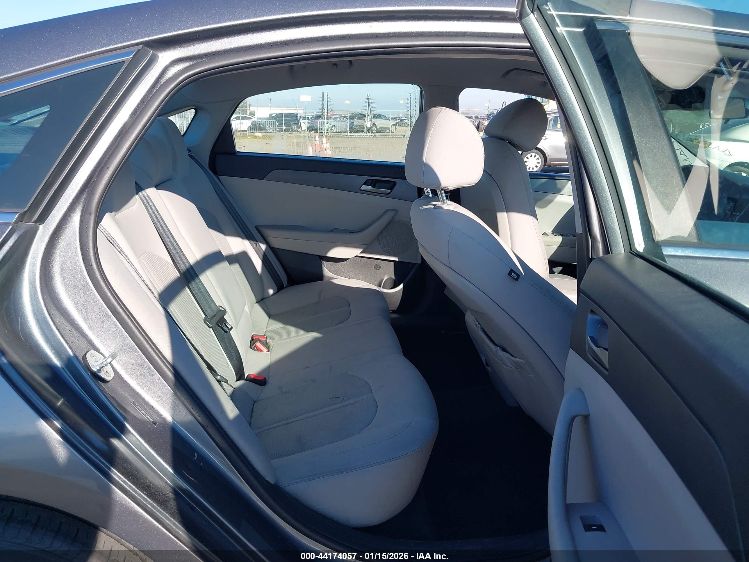 HYUNDAI SONATA image 8