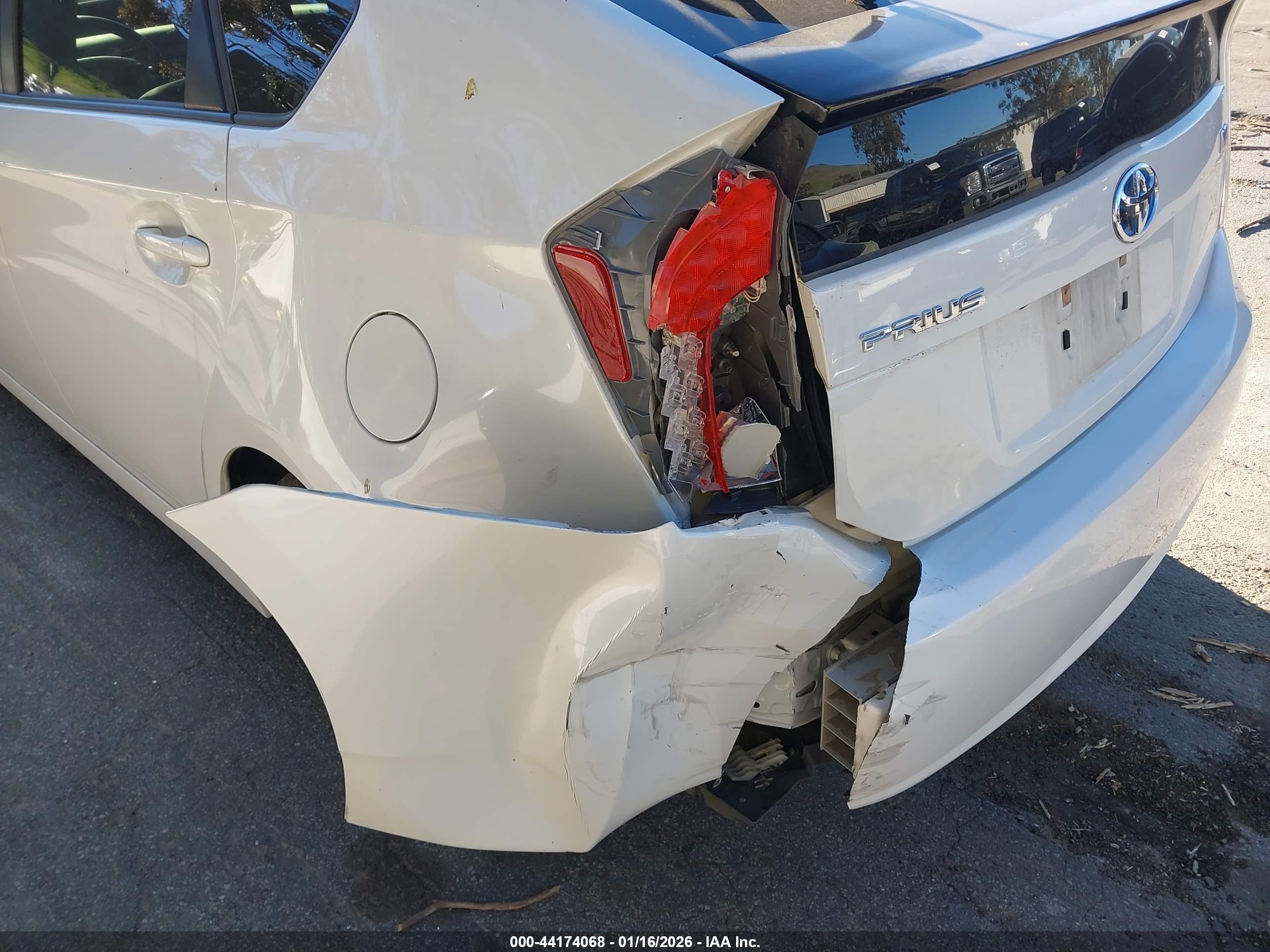 TOYOTA PRIUS image 6