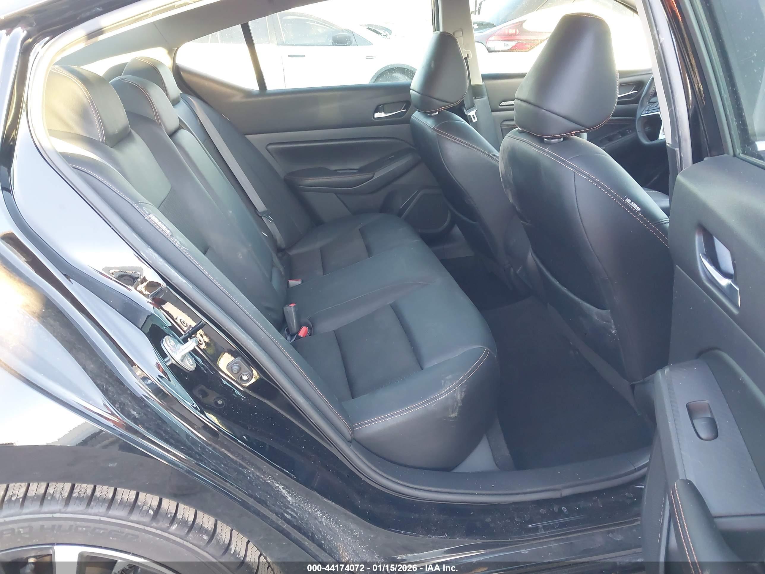 NISSAN ALTIMA image 8