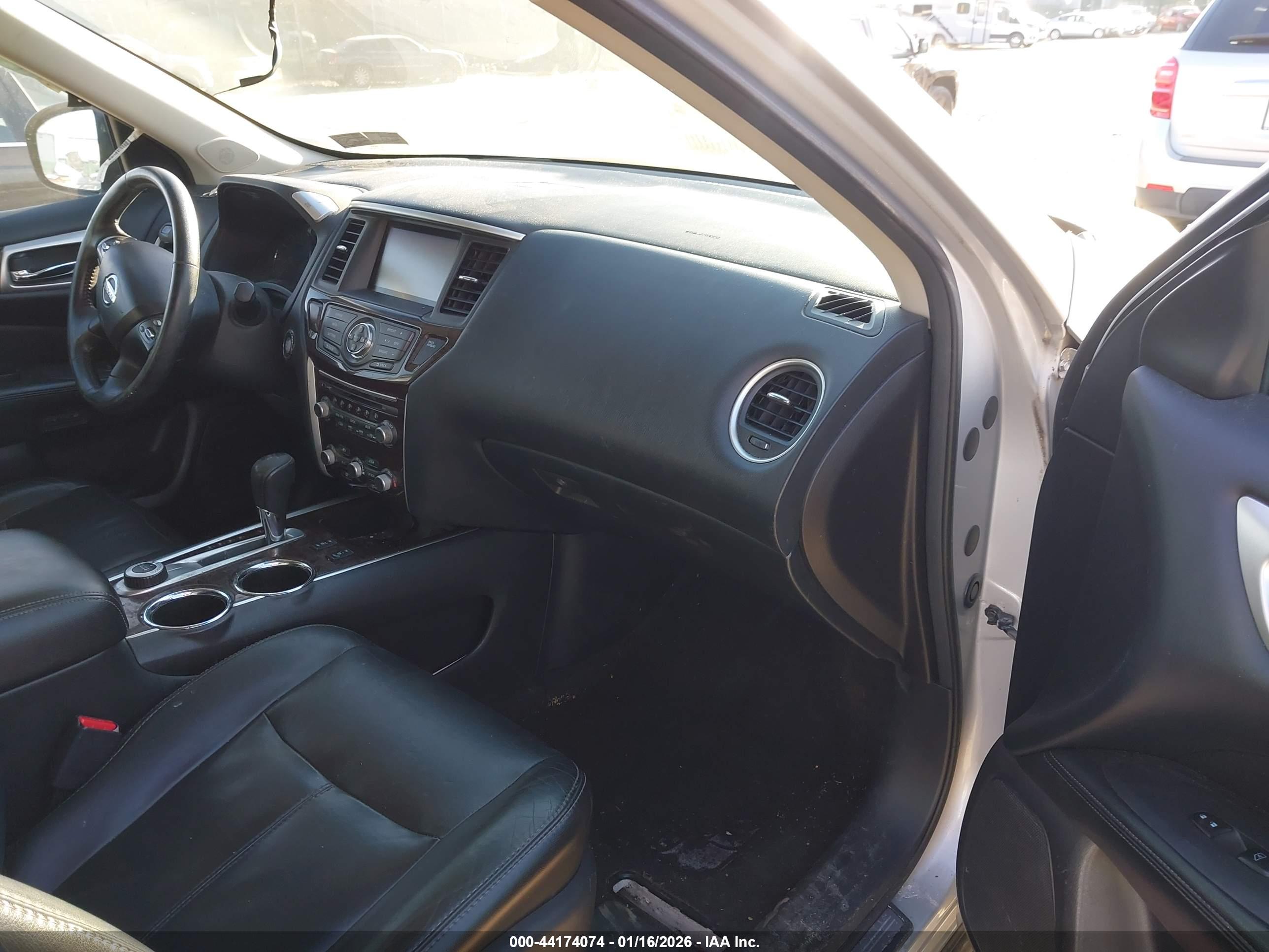 NISSAN PATHFINDER image 5