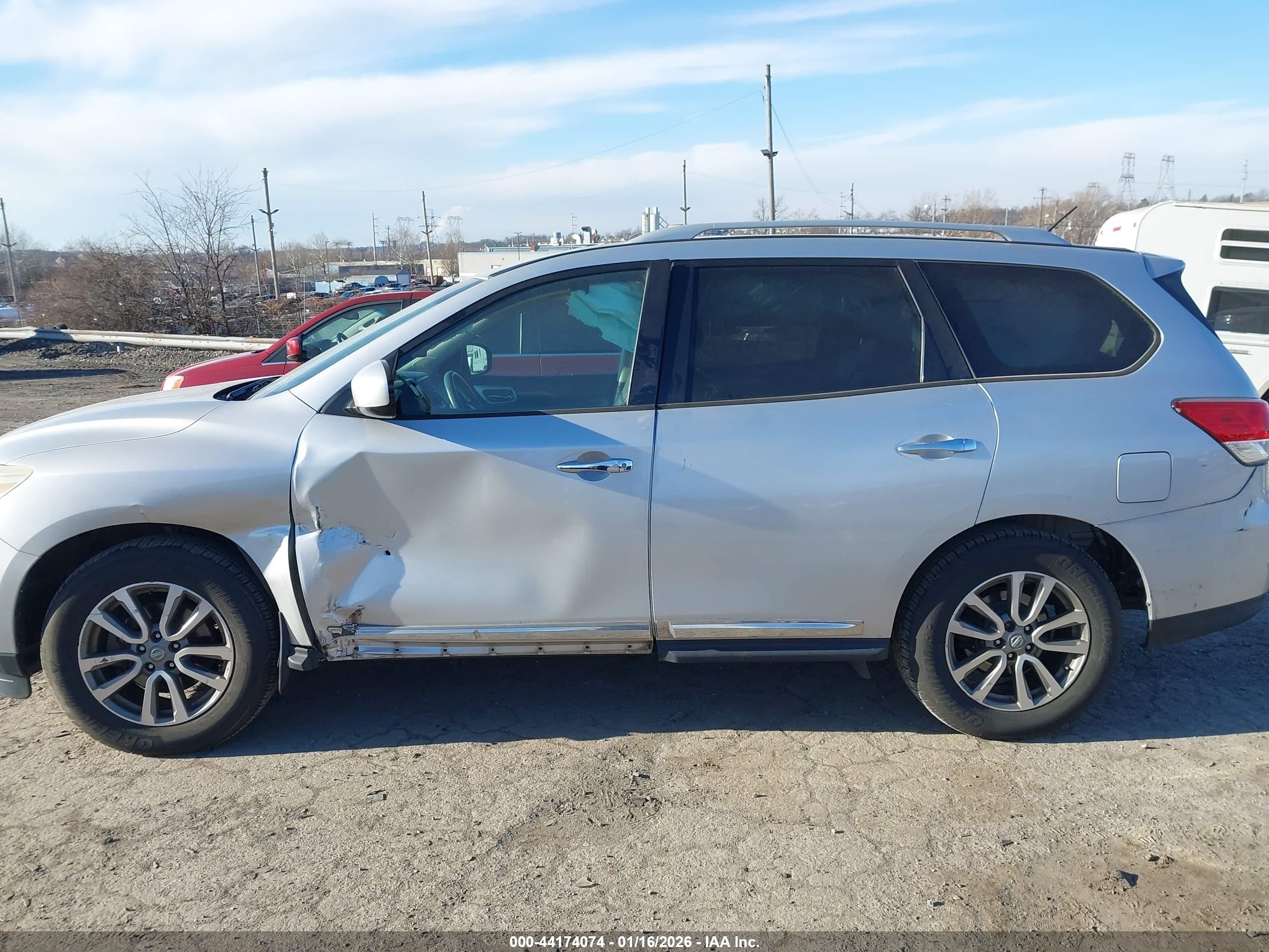 NISSAN PATHFINDER image 6