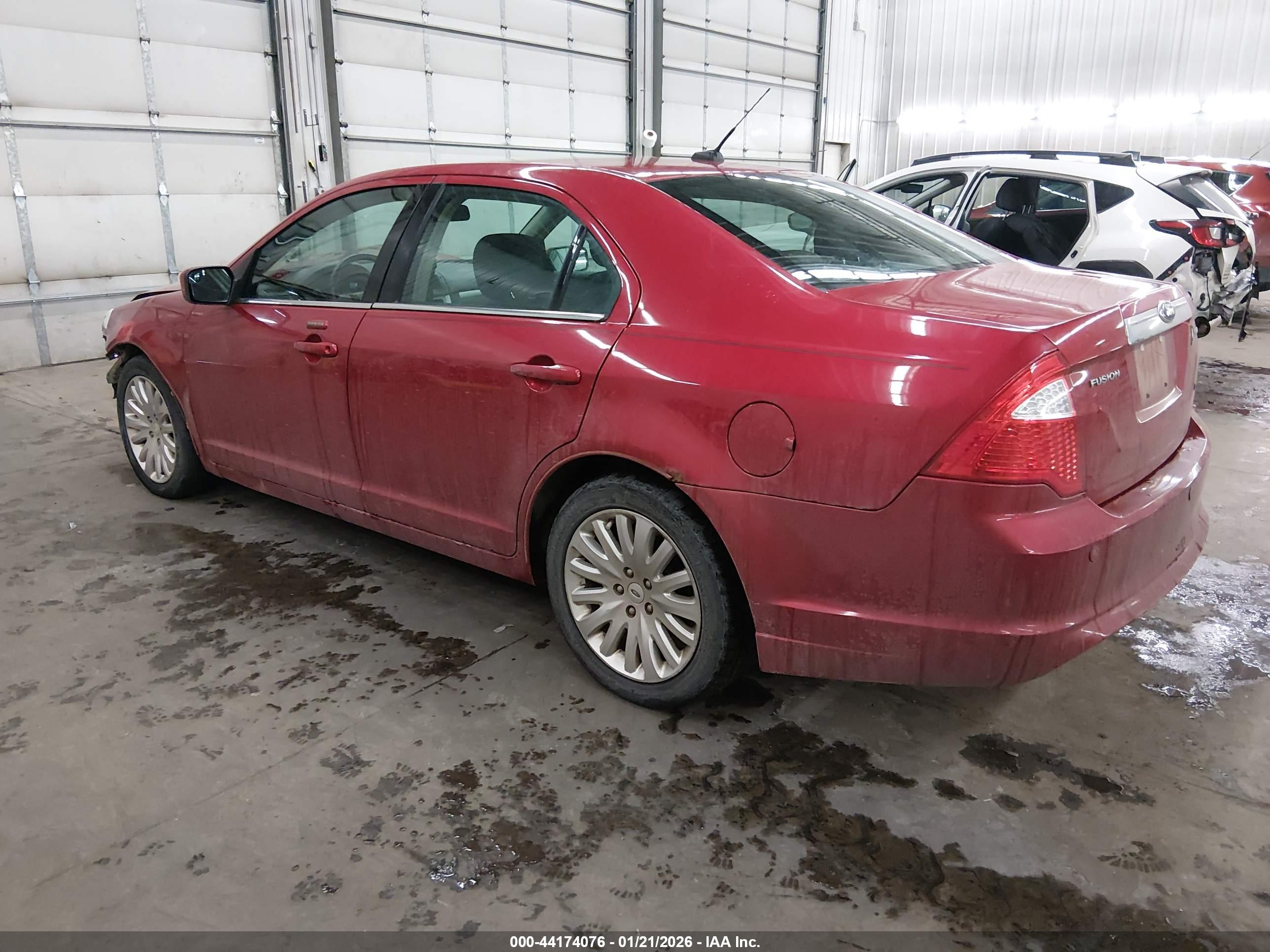 FORD FUSION image 3