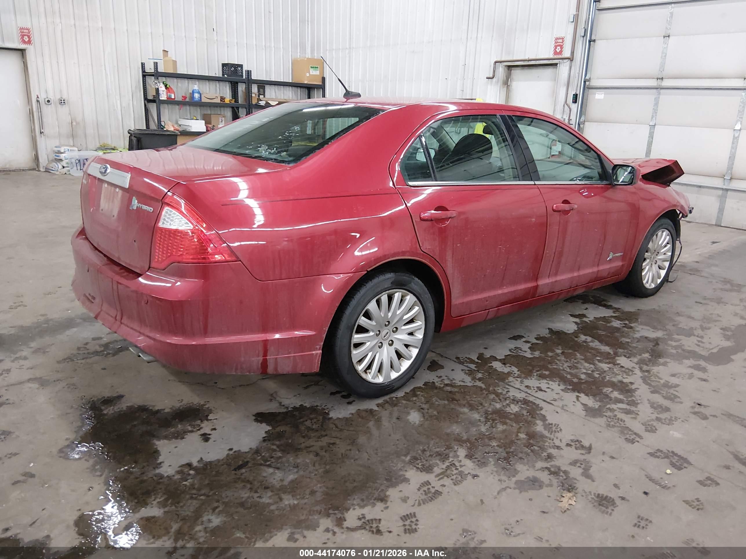 FORD FUSION image 4
