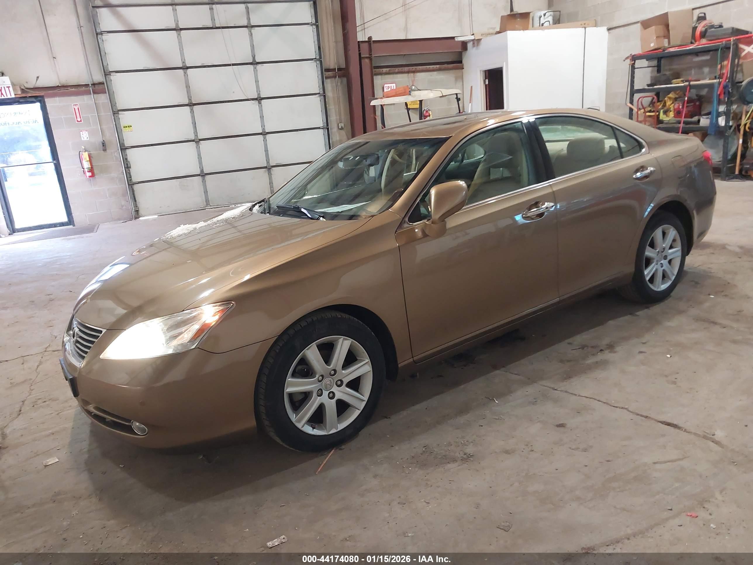 LEXUS ES image 2