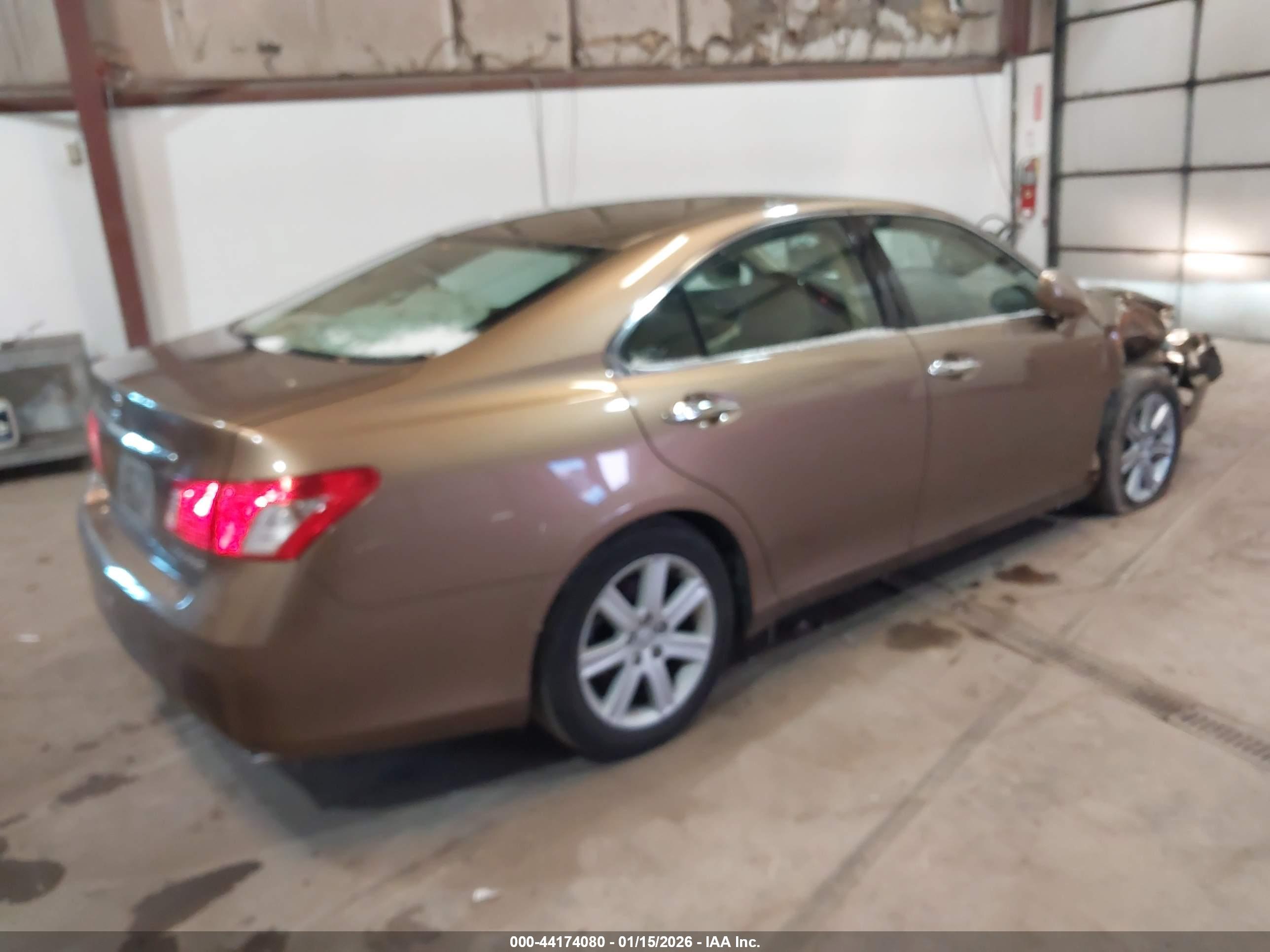 LEXUS ES image 4