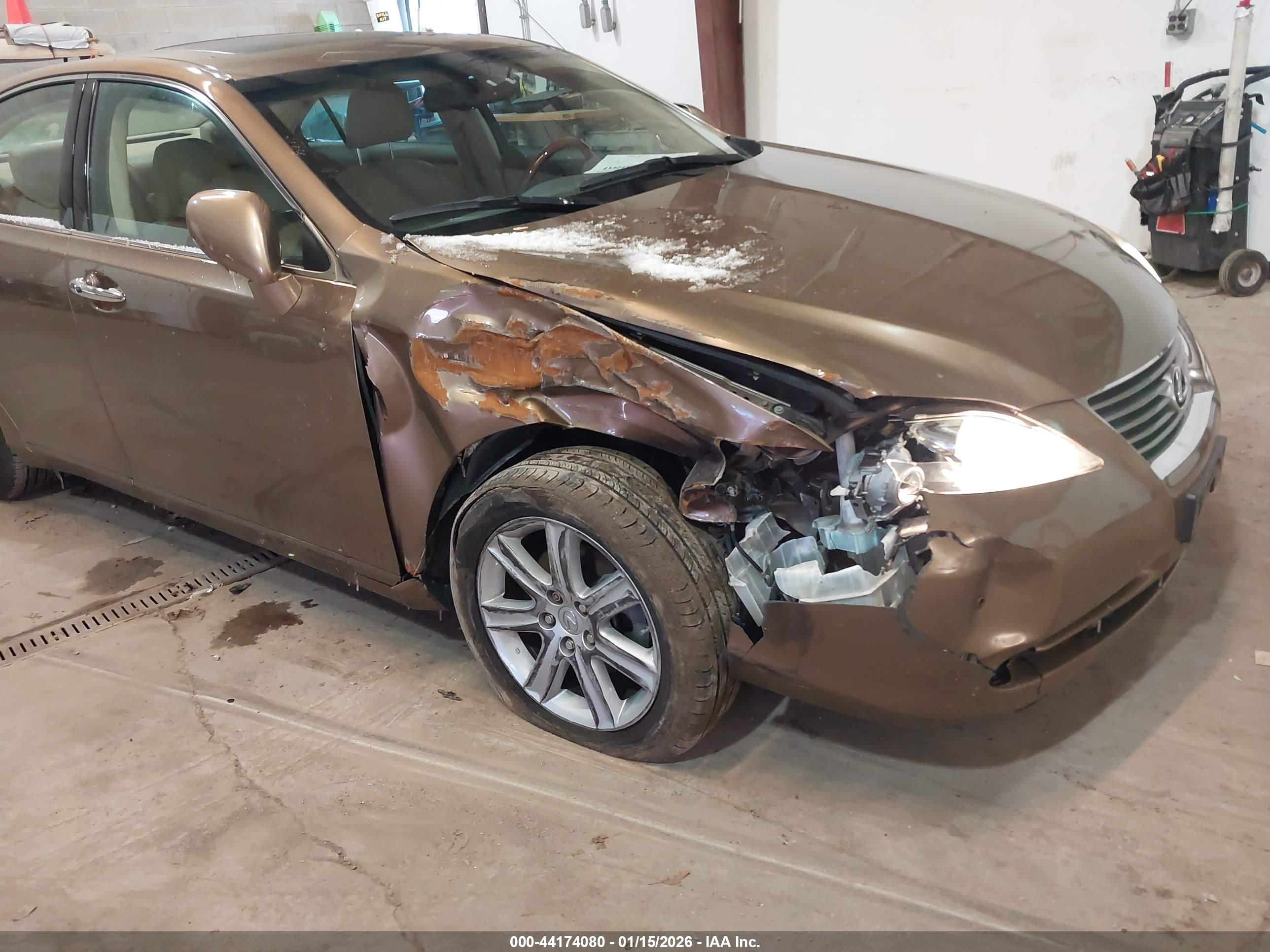 LEXUS ES image 6