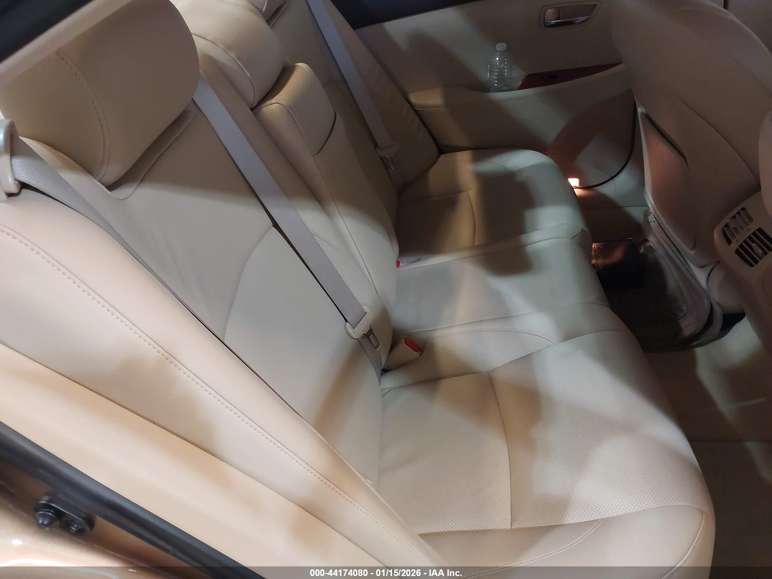 LEXUS ES image 8