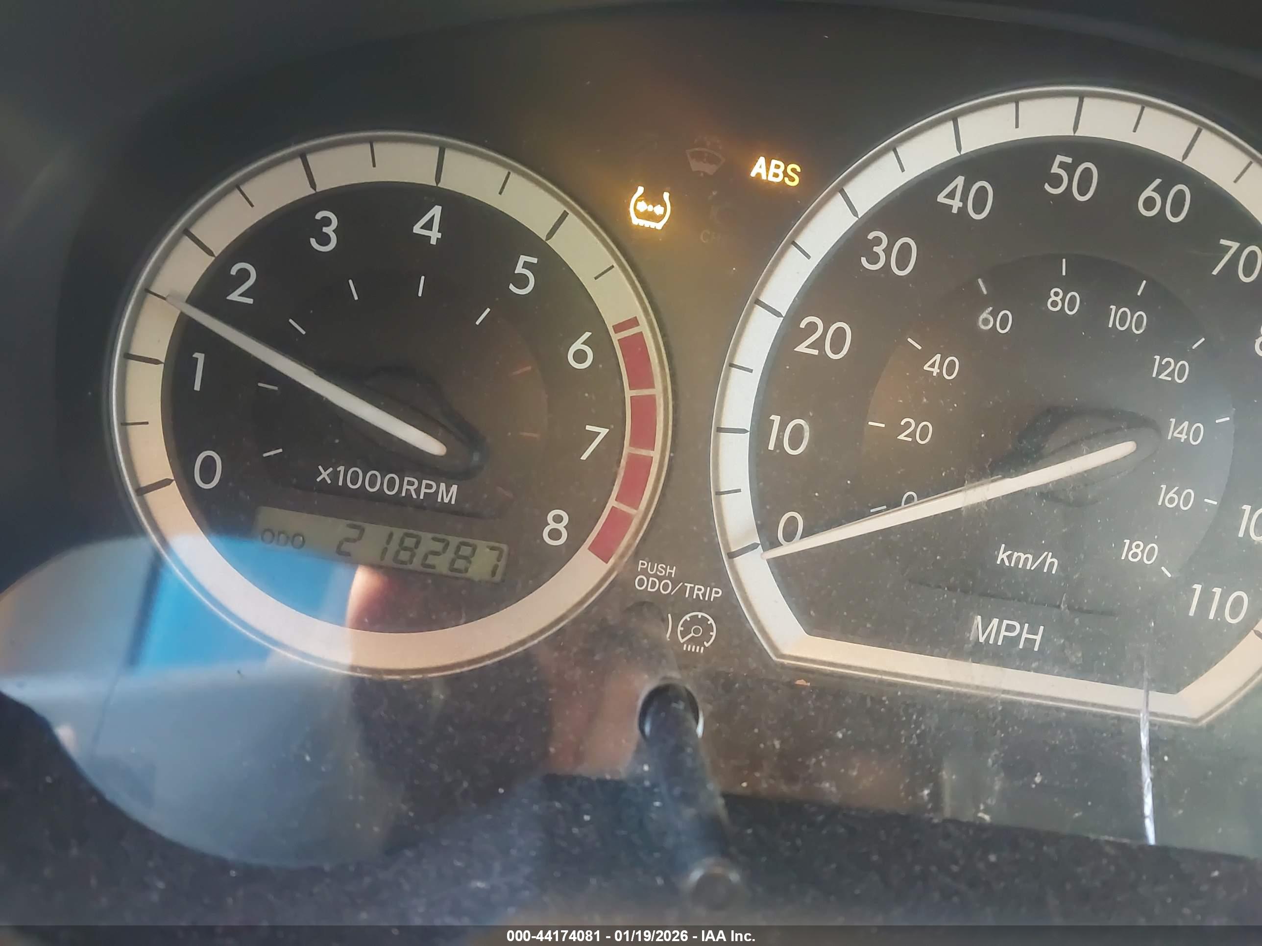 TOYOTA SIENNA image 7