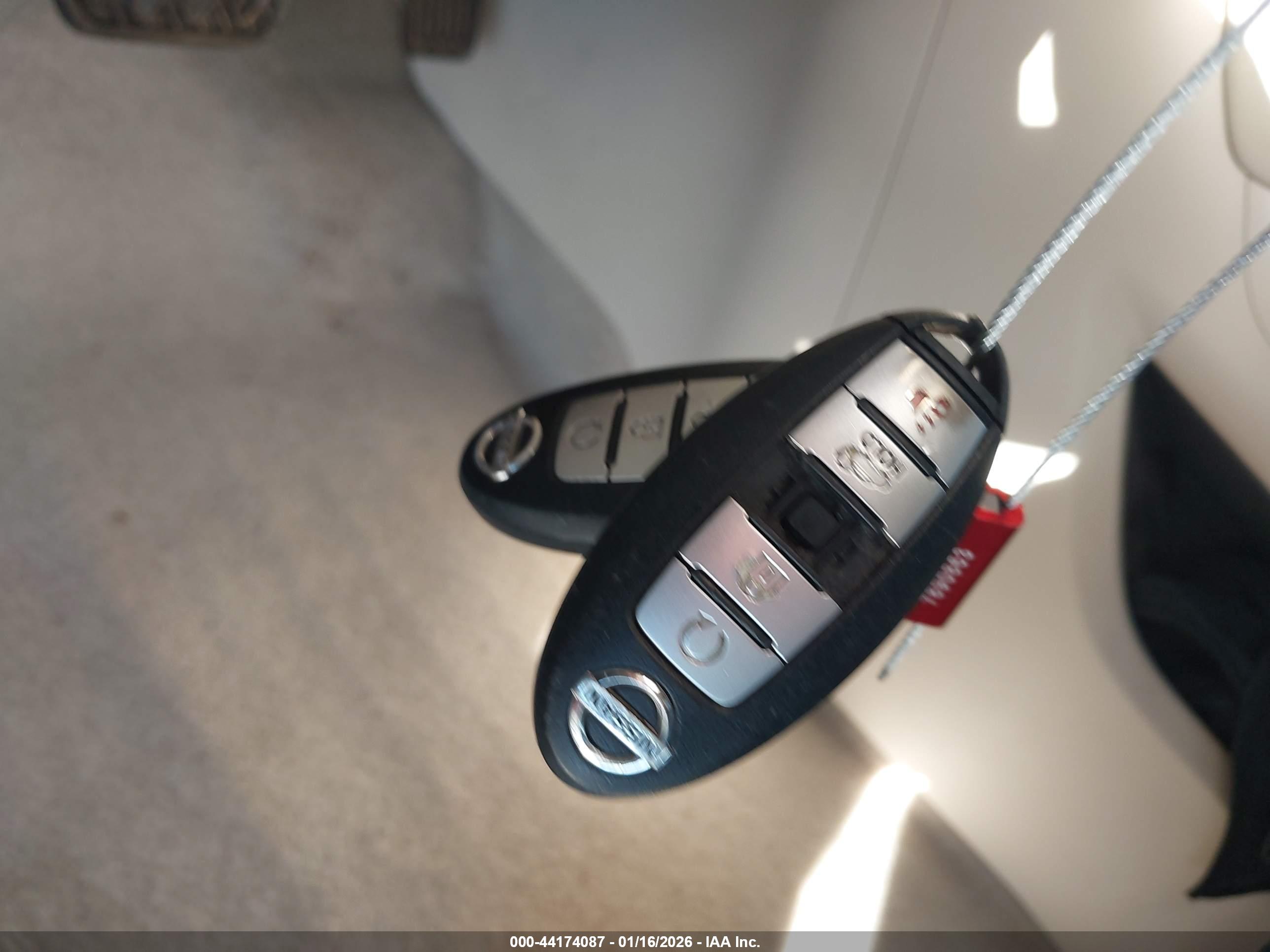 NISSAN MURANO image 11