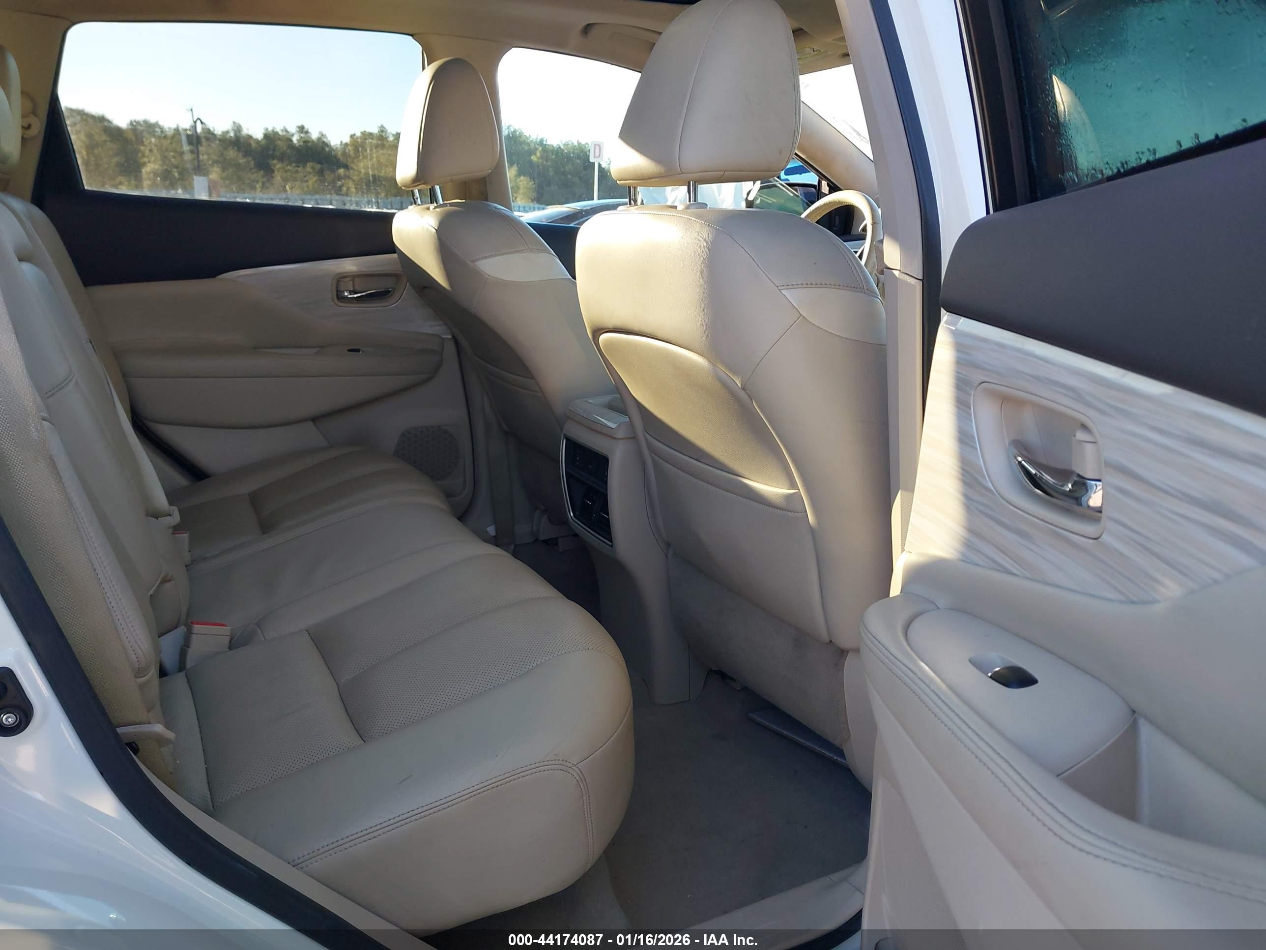 NISSAN MURANO image 8