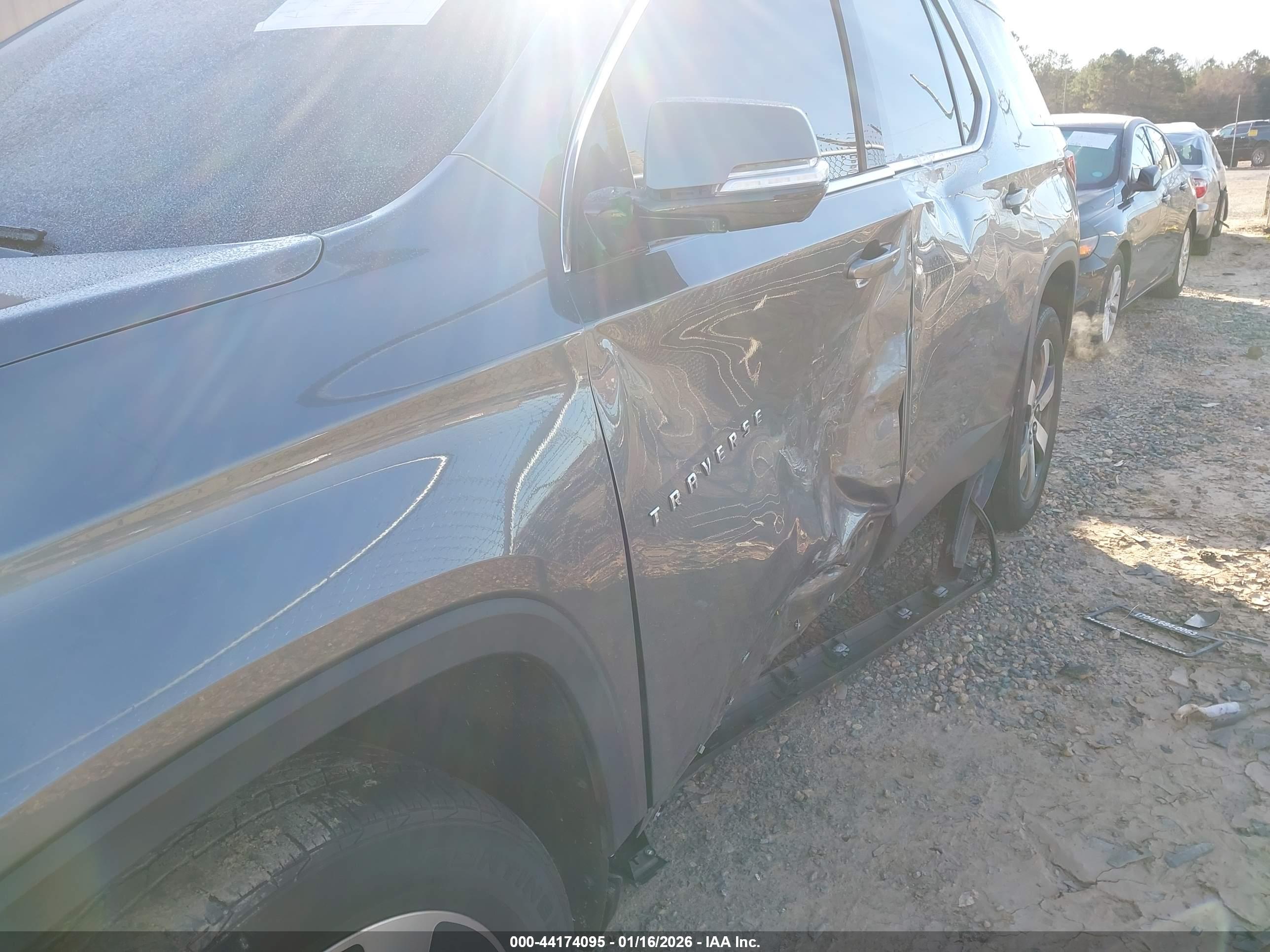 CHEVROLET TRAVERSE image 6