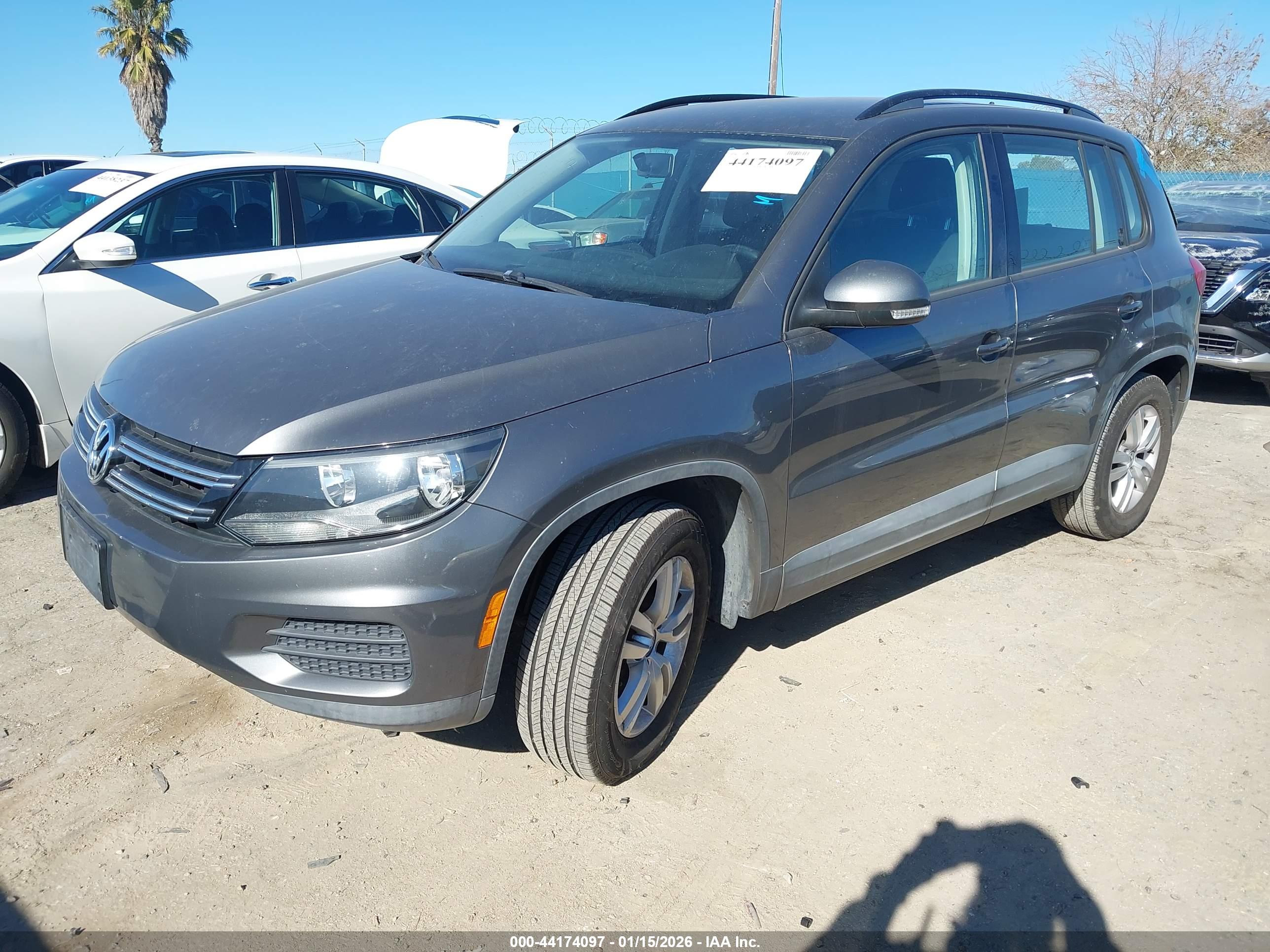 VOLKSWAGEN TIGUAN image 2