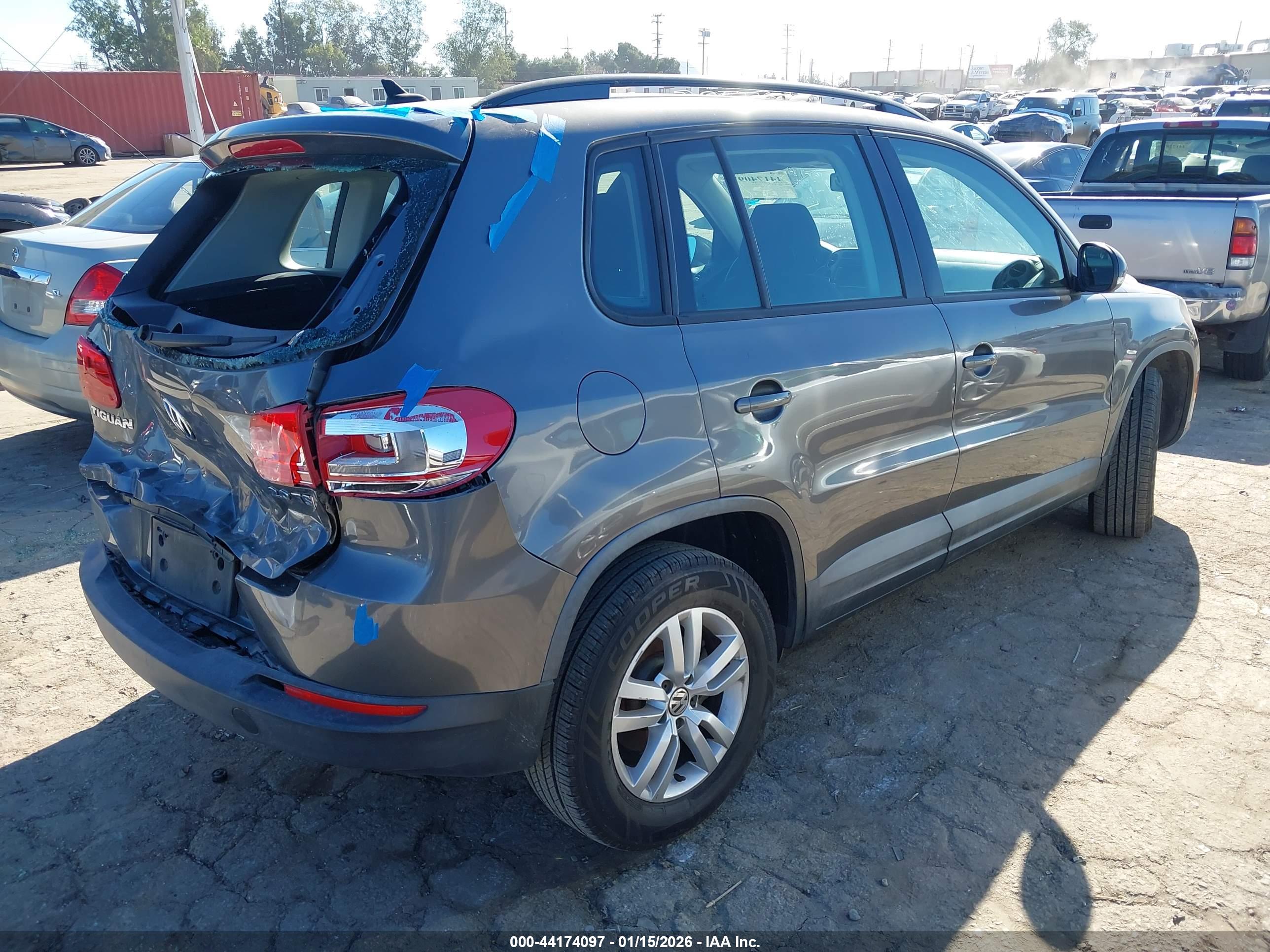 VOLKSWAGEN TIGUAN image 4