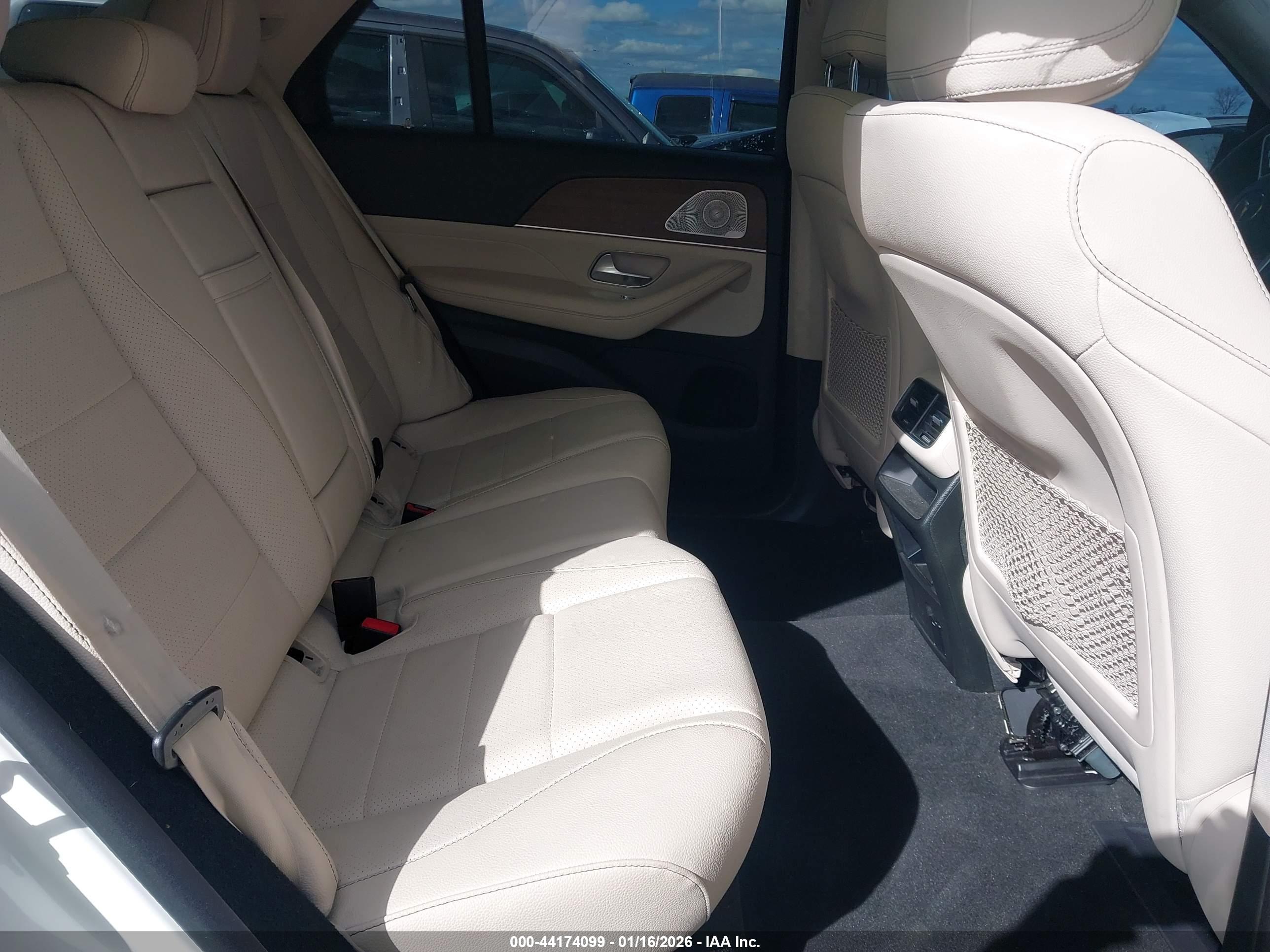 MERCEDES-BENZ GLE image 8