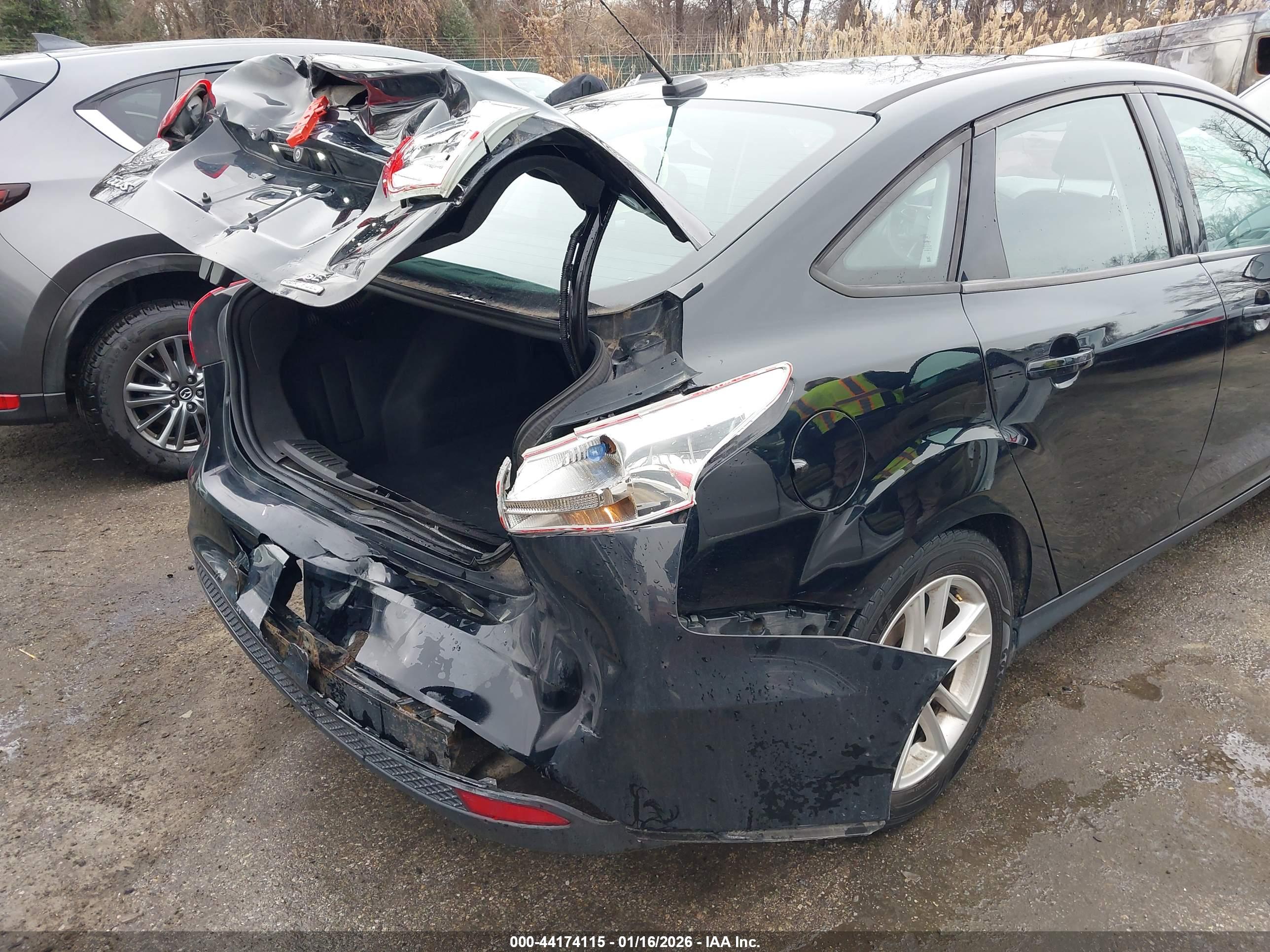 FORD FOCUS image 6