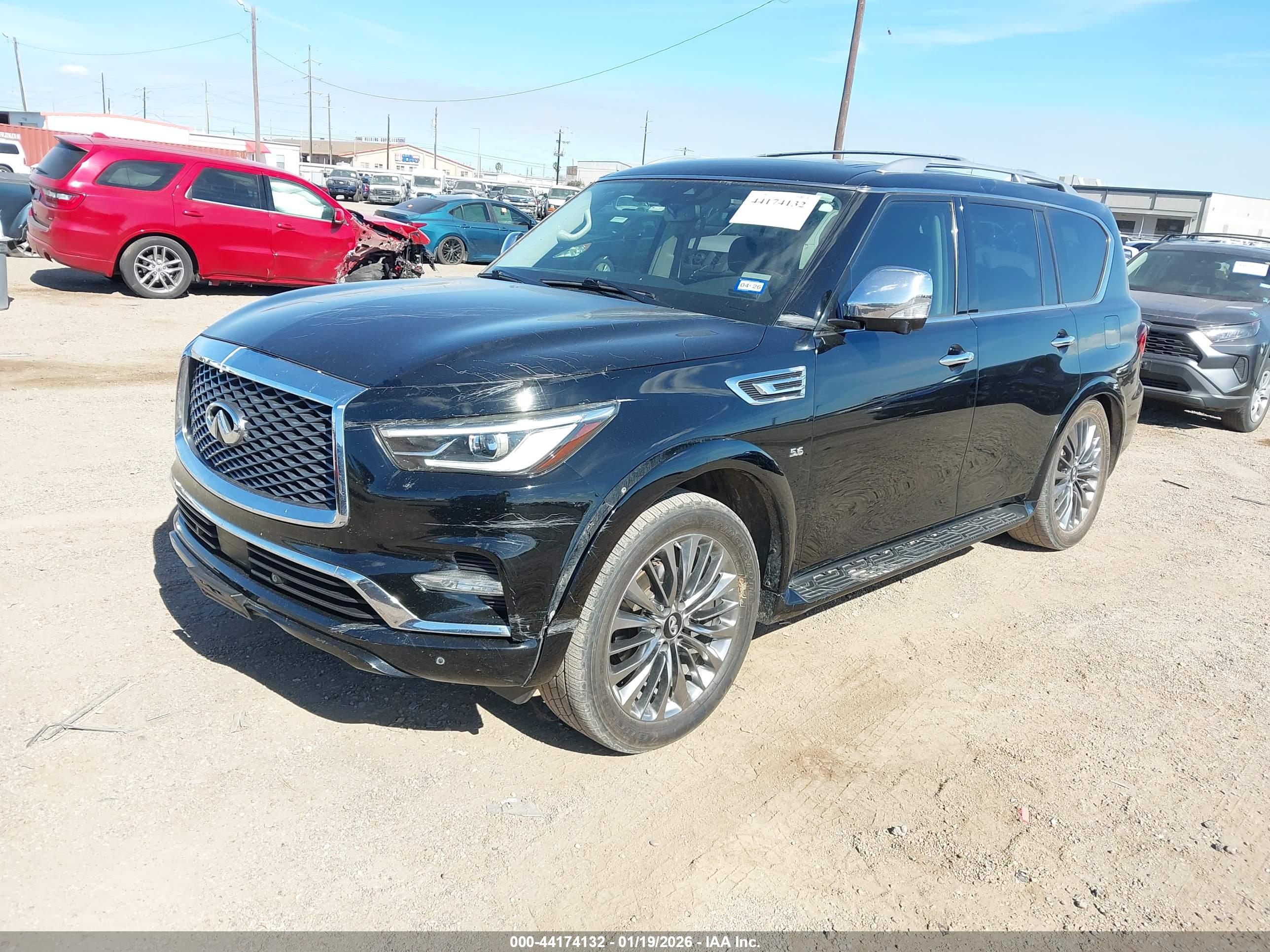 INFINITI QX80 image 2