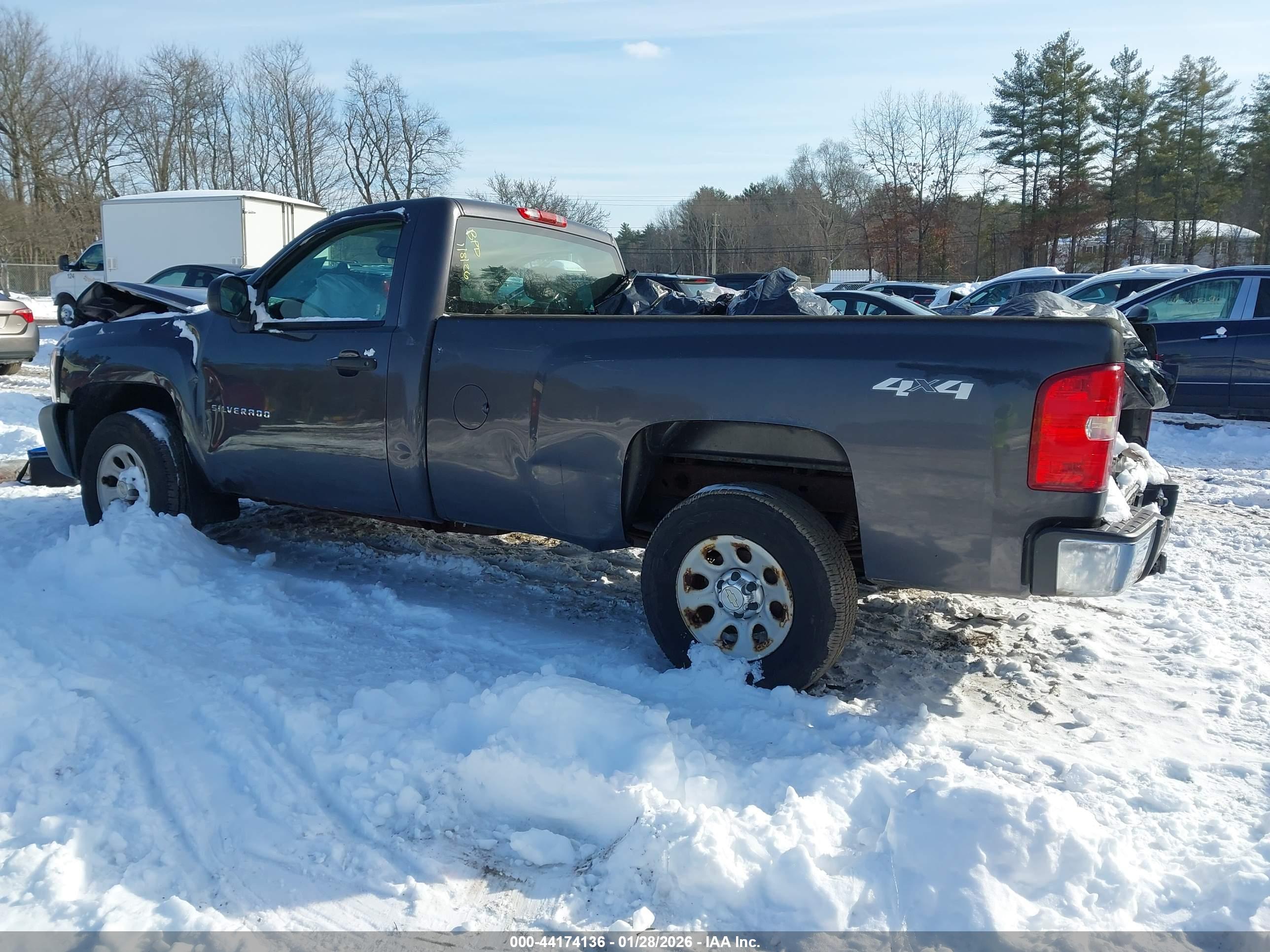 CHEVROLET SILVERADO image 3