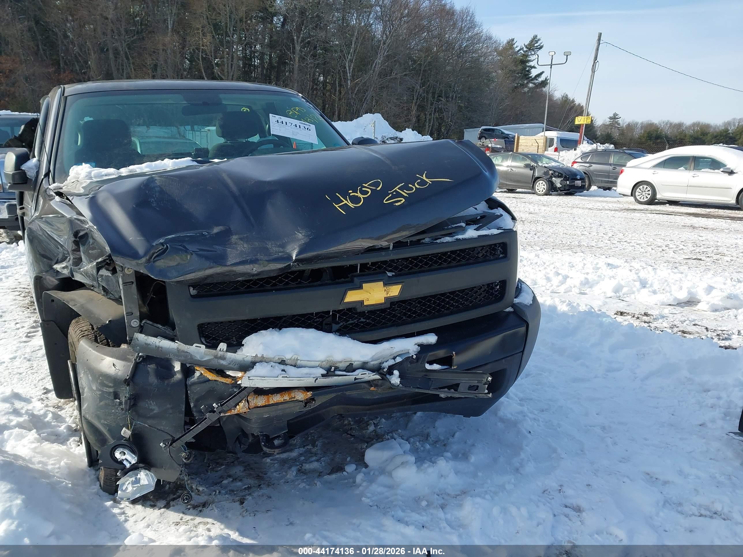 CHEVROLET SILVERADO image 6