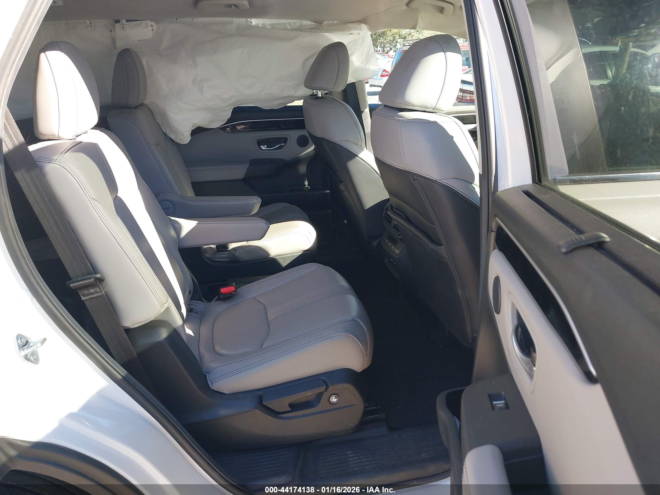 HONDA PILOT image 8
