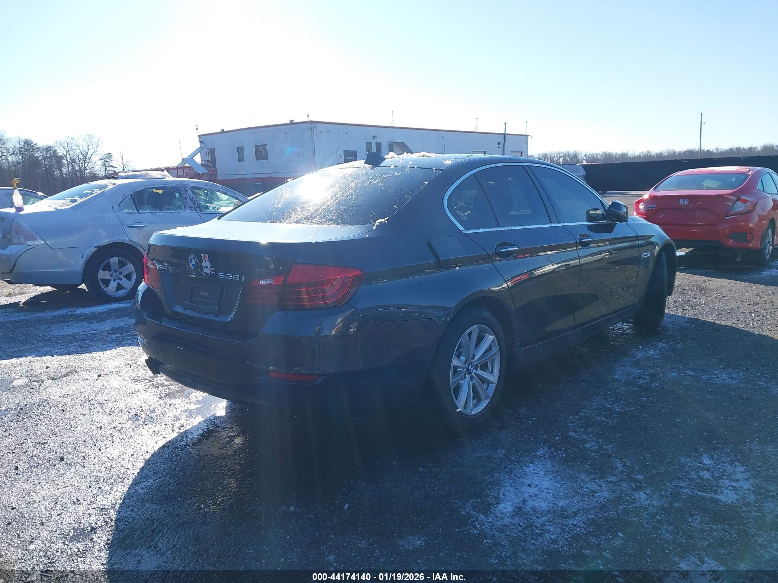 BMW 528I image 4