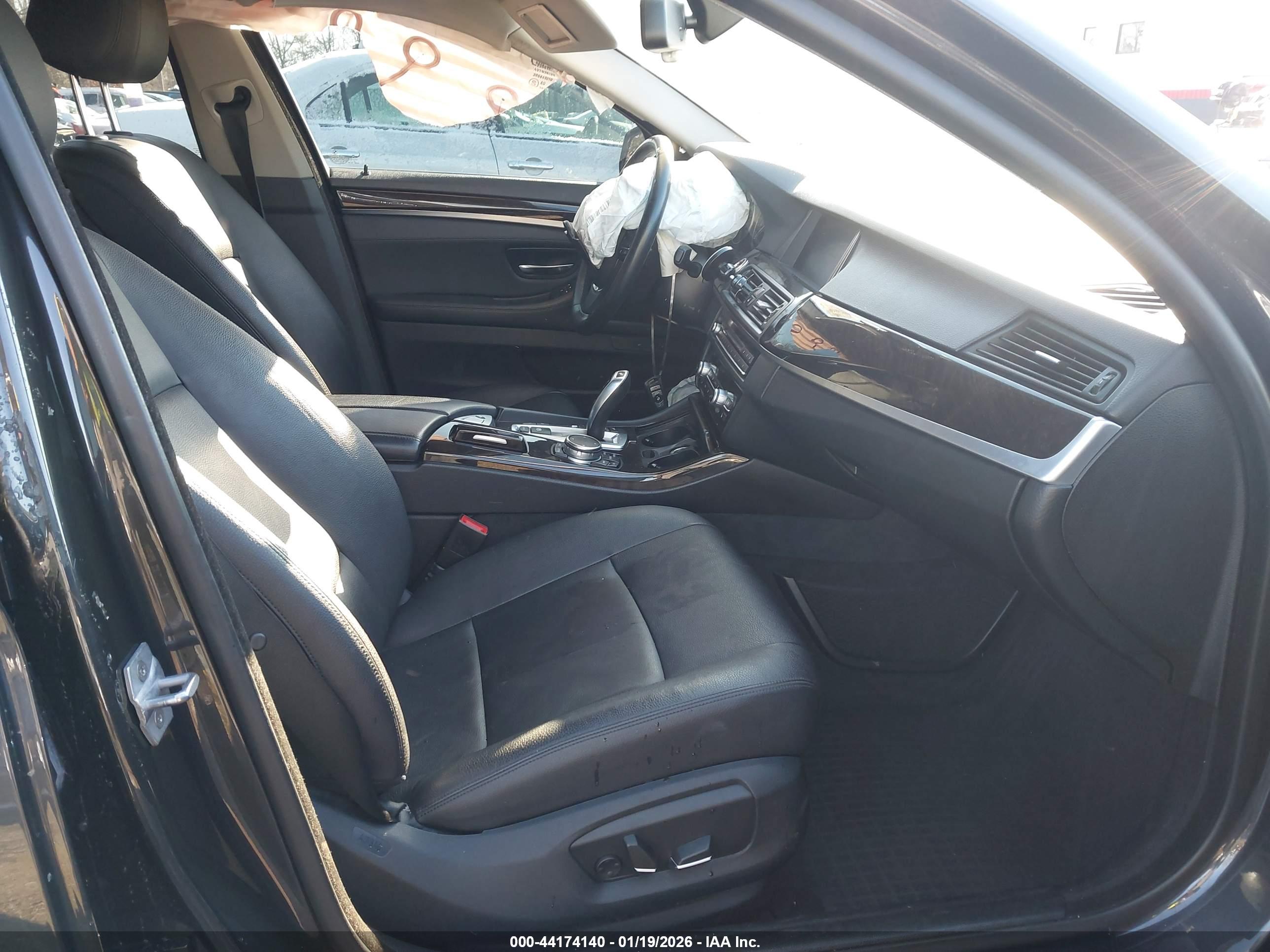 BMW 528I image 5