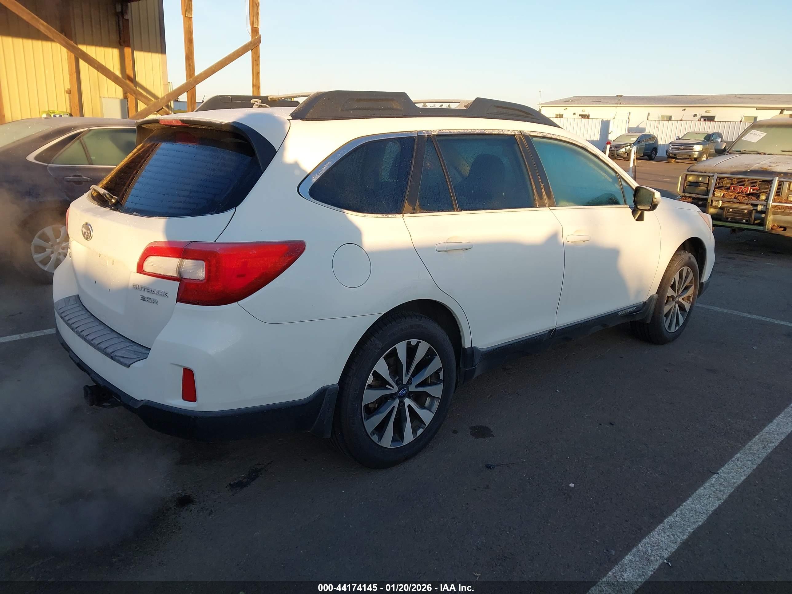 SUBARU OUTBACK image 4